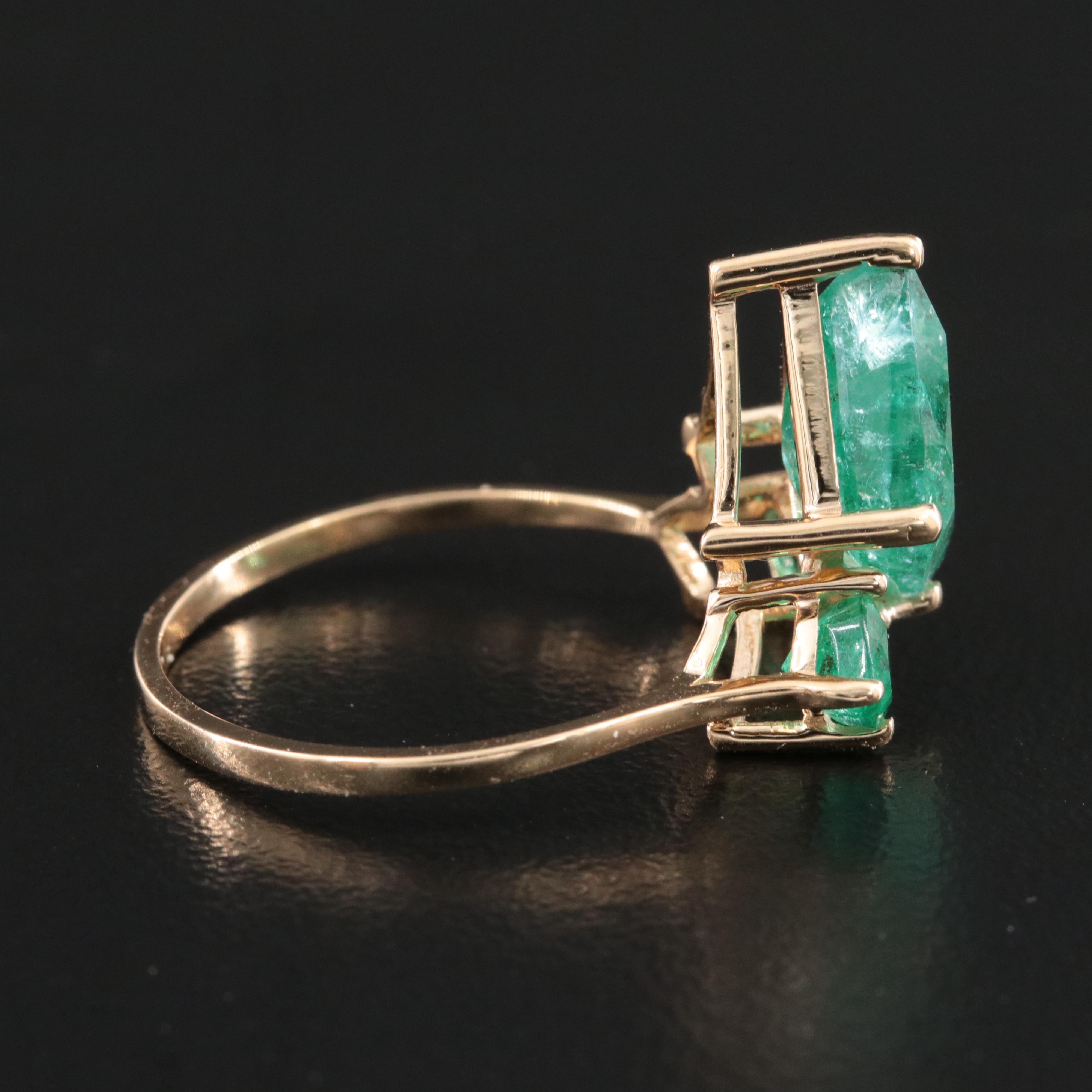 18K 3.50 CTW Emerald Ring