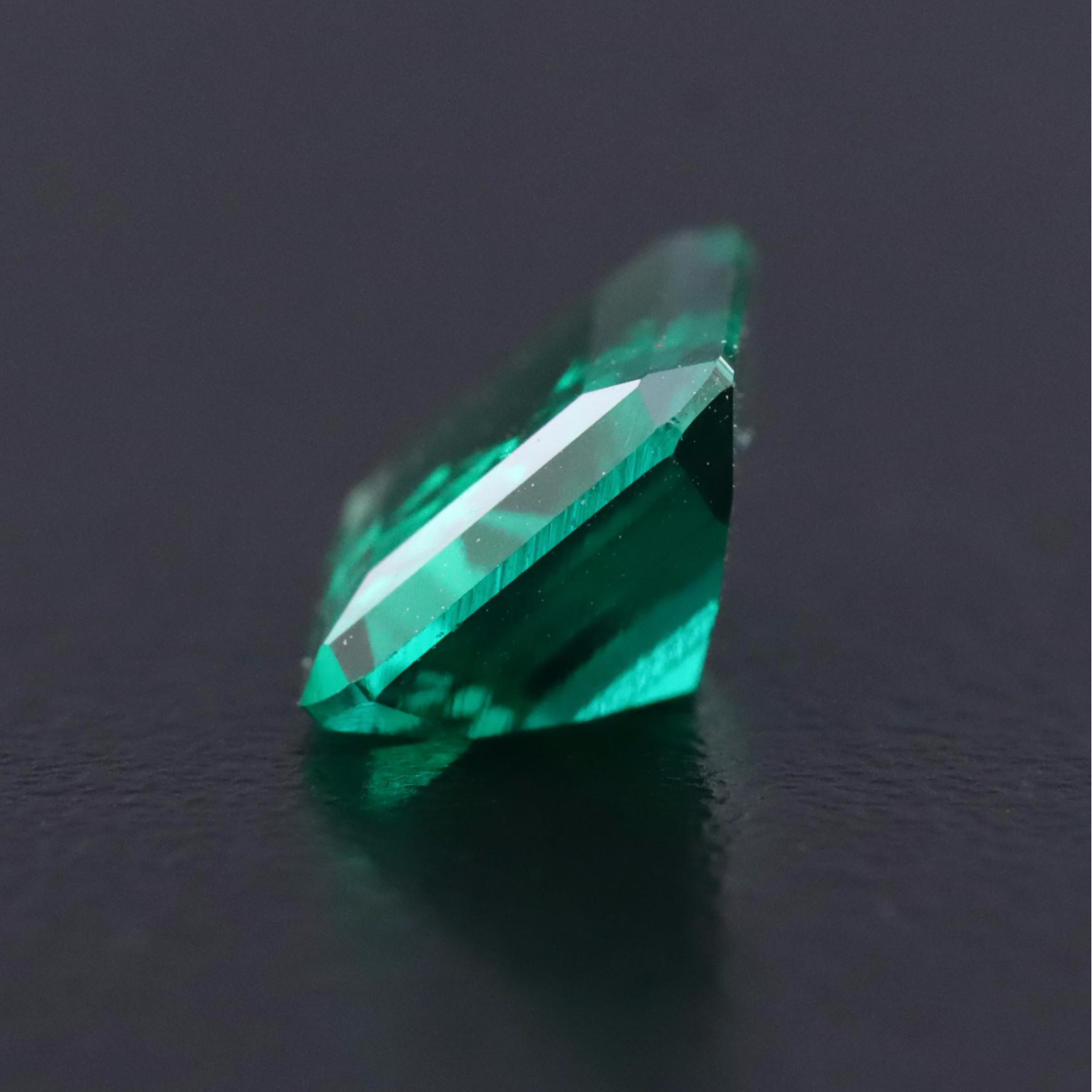 Loose 1.80 CT Lab Grown Emerald