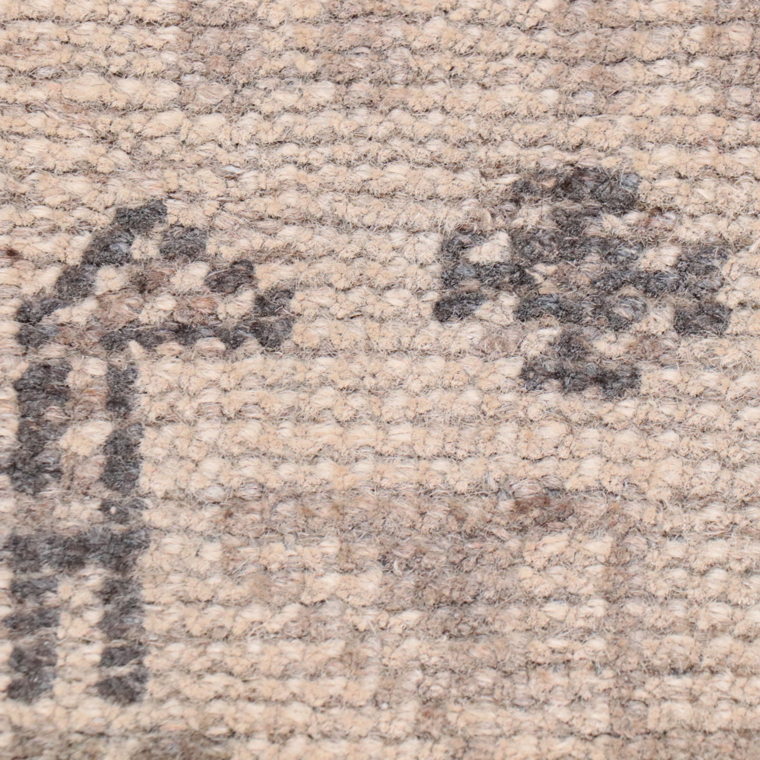 6'11 x 10'1 Hand-Knotted Persian Shiraz Area Rug