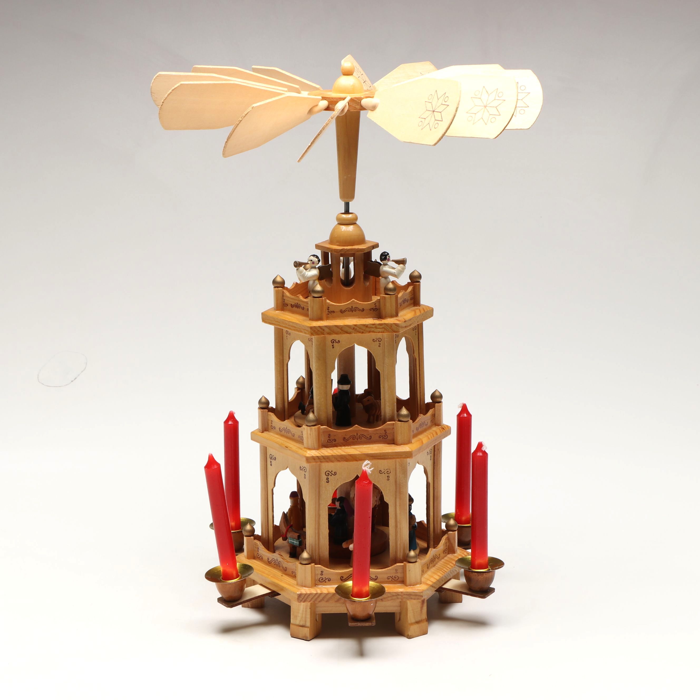 Wooden German Weihnachts-Pyramide