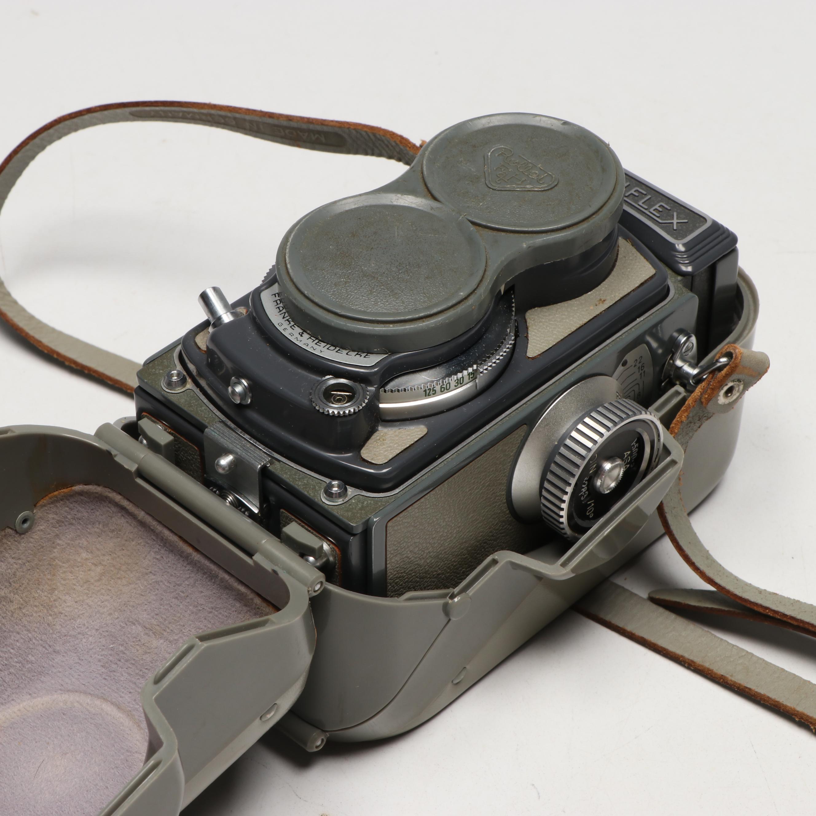 Rollei "Rolleiflex" Twin-Lens Reflex Camera in Case, Mid-20th Century