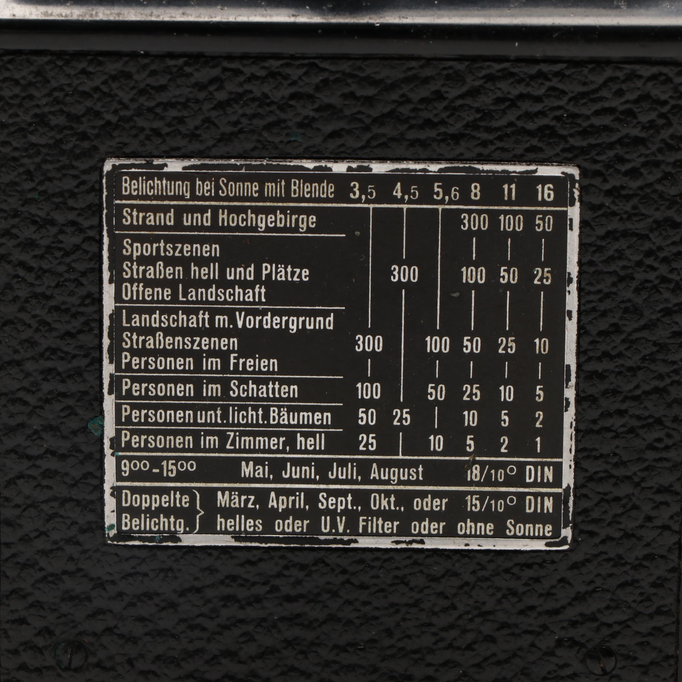 Rollei "Rolleicord" TLR Medium Format Camera in Case, Mid-20th Century