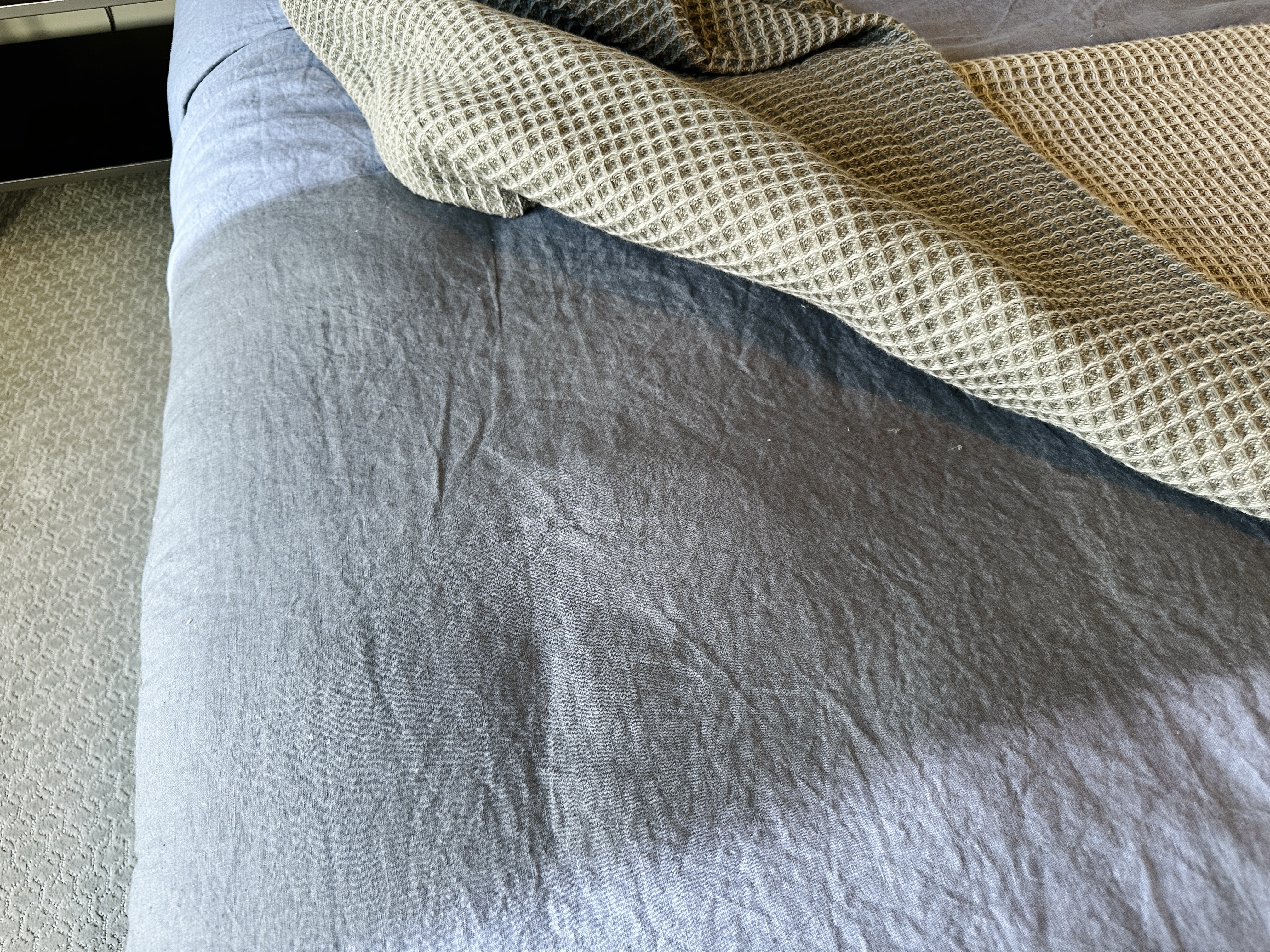 Contemporary Fabric Upholstered Queen Size Platform Bed