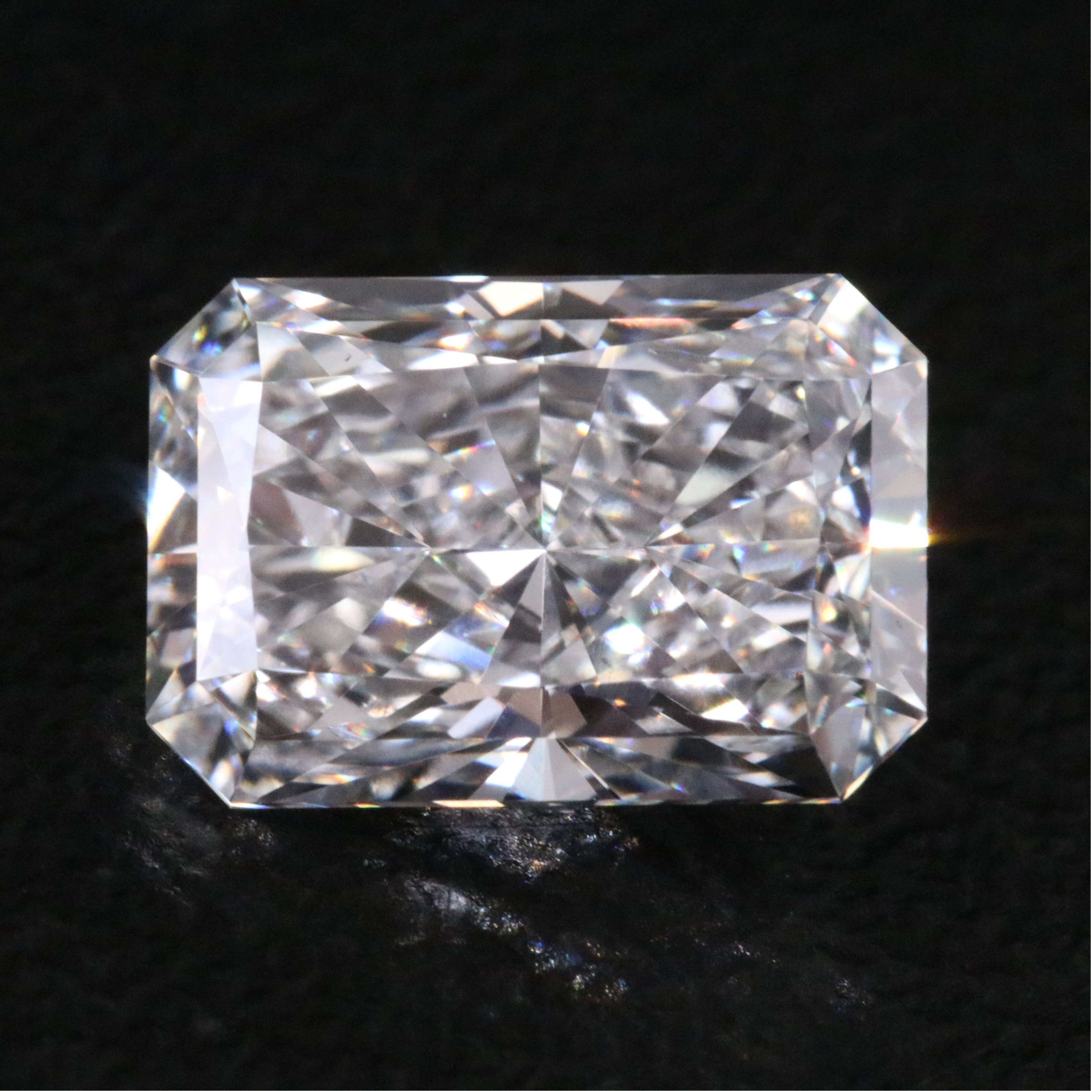 Loose 1.90 CT Lab Grown Diamond with IGI Report