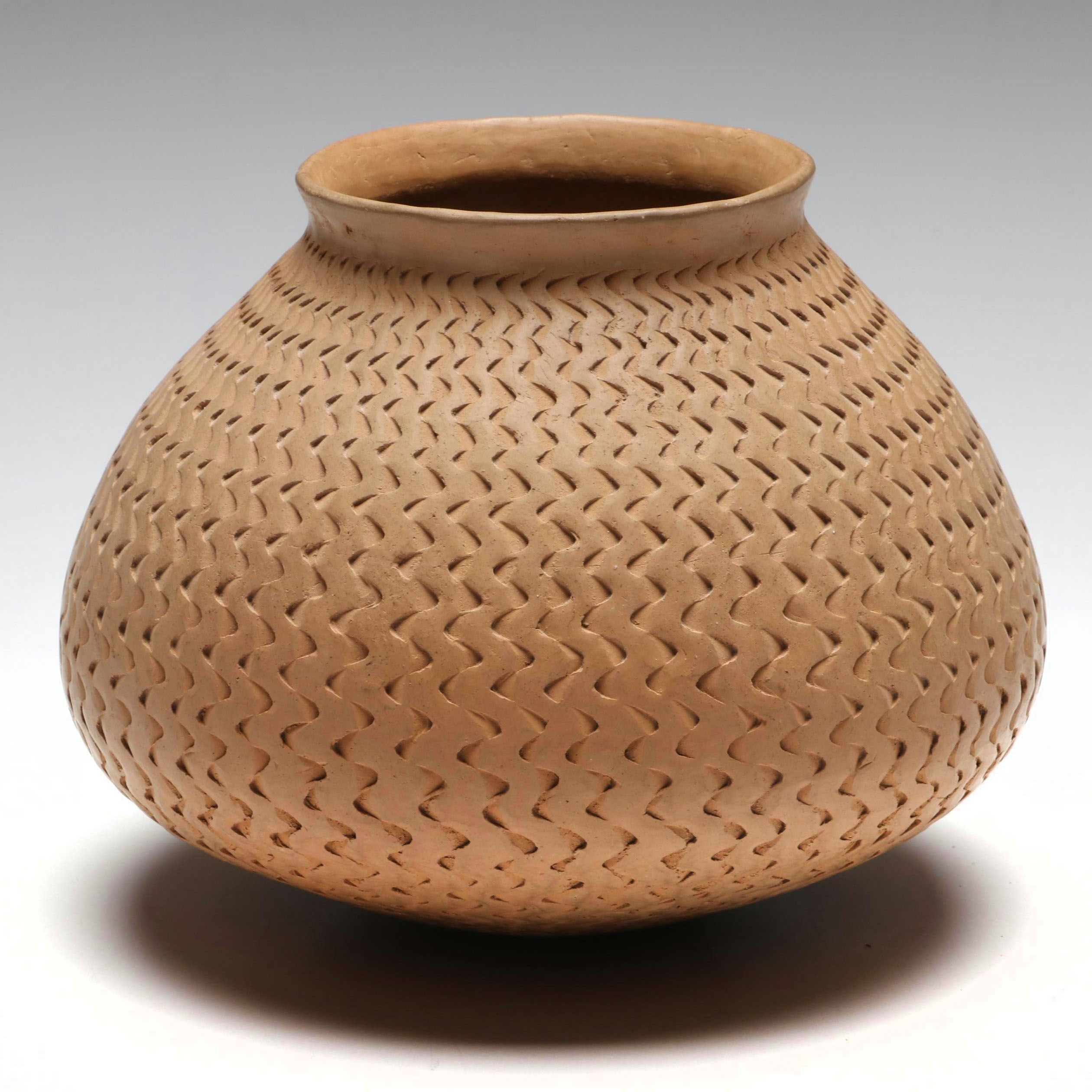 Juan Quezada Mata Ortiz Incised Pueblo Pottery Vase