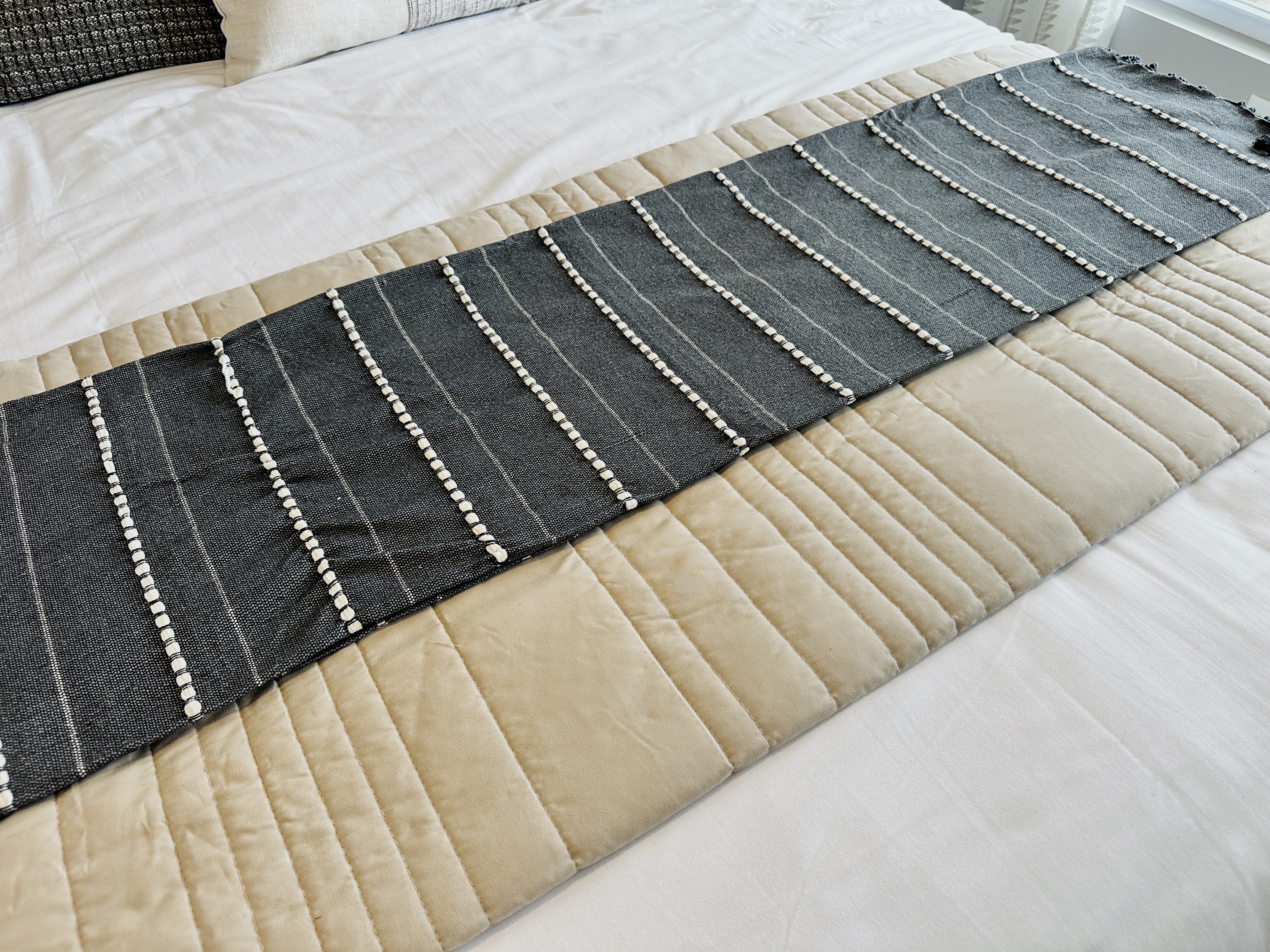 Modernist Style Ebonized Wood Queen Size Bed with Bedding