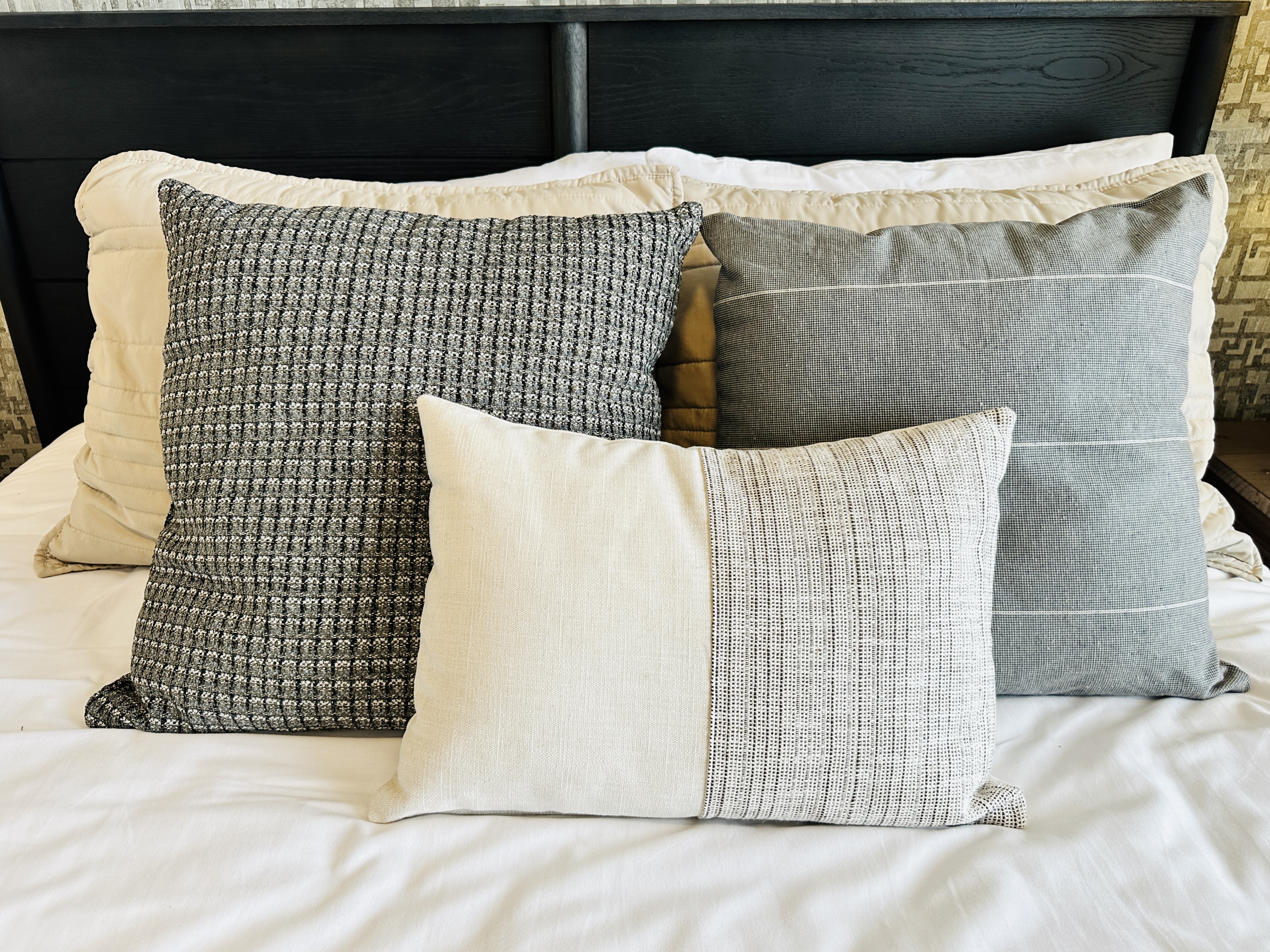 Modernist Style Ebonized Wood Queen Size Bed with Bedding