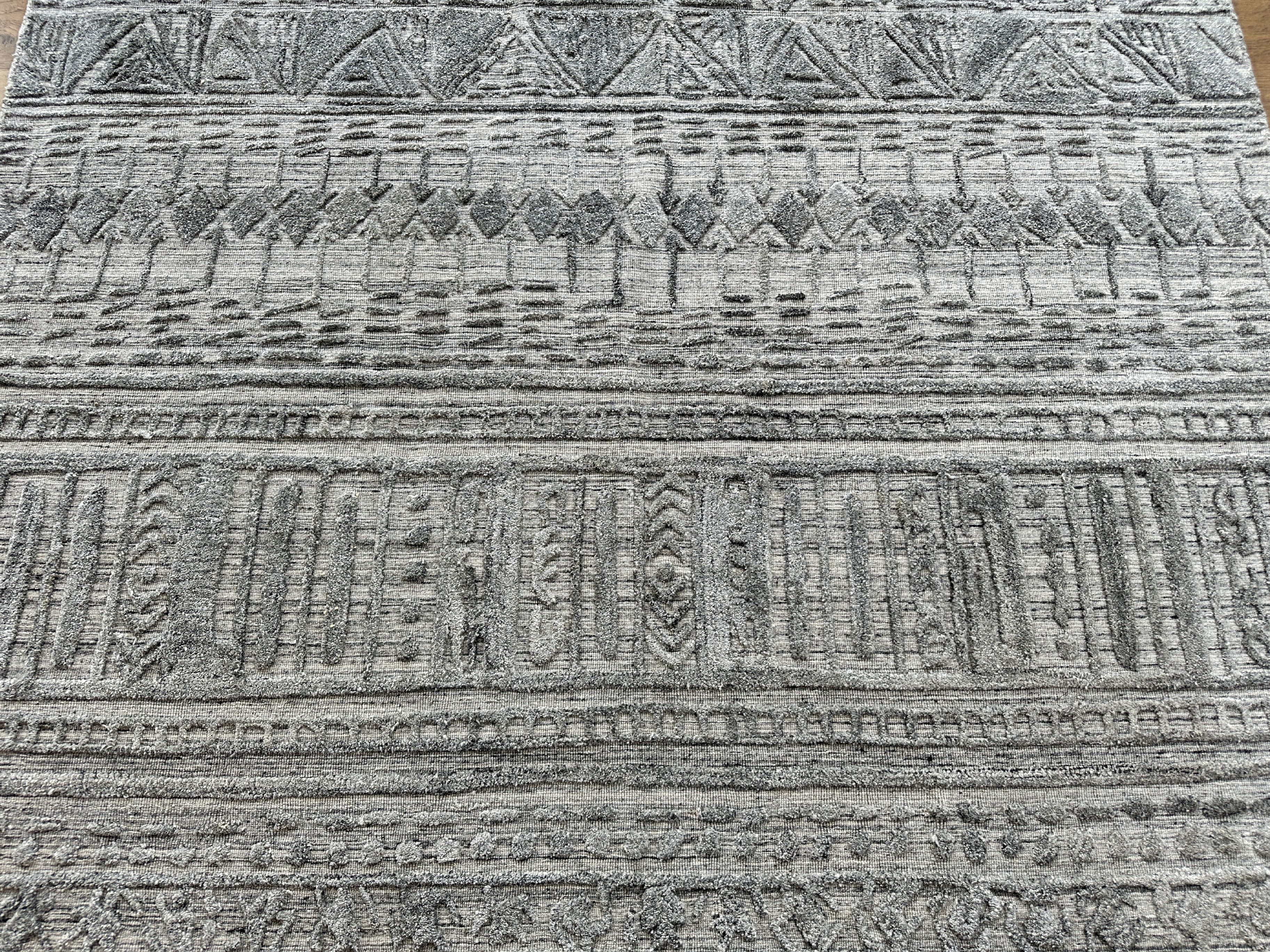 5'7 x 8'10 Hand-Loomed Mixed Technique Loloi "Sojourn-Graphite" Area Rug