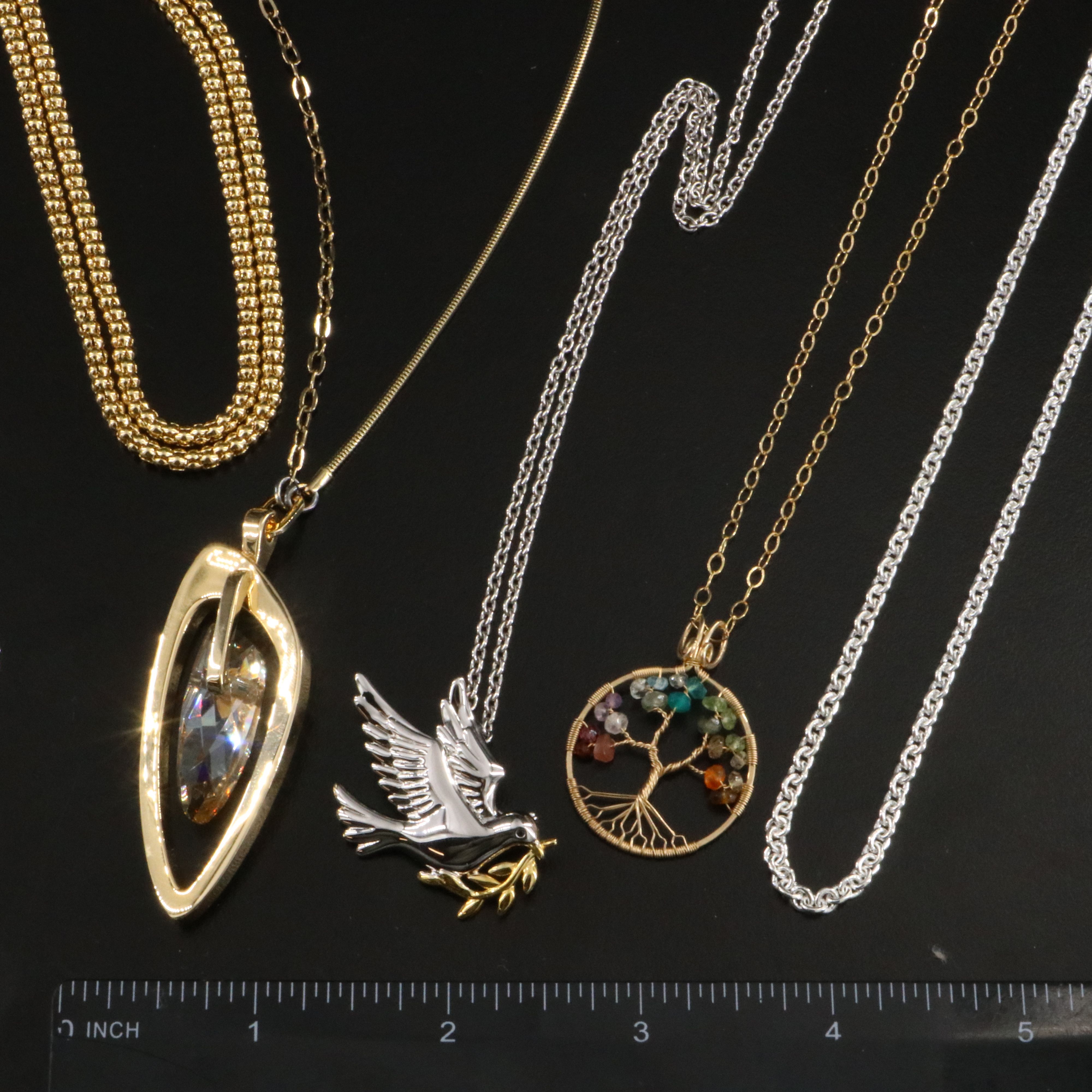 Swarovski, Crystal and Pearls Featured in Jewelry Collection