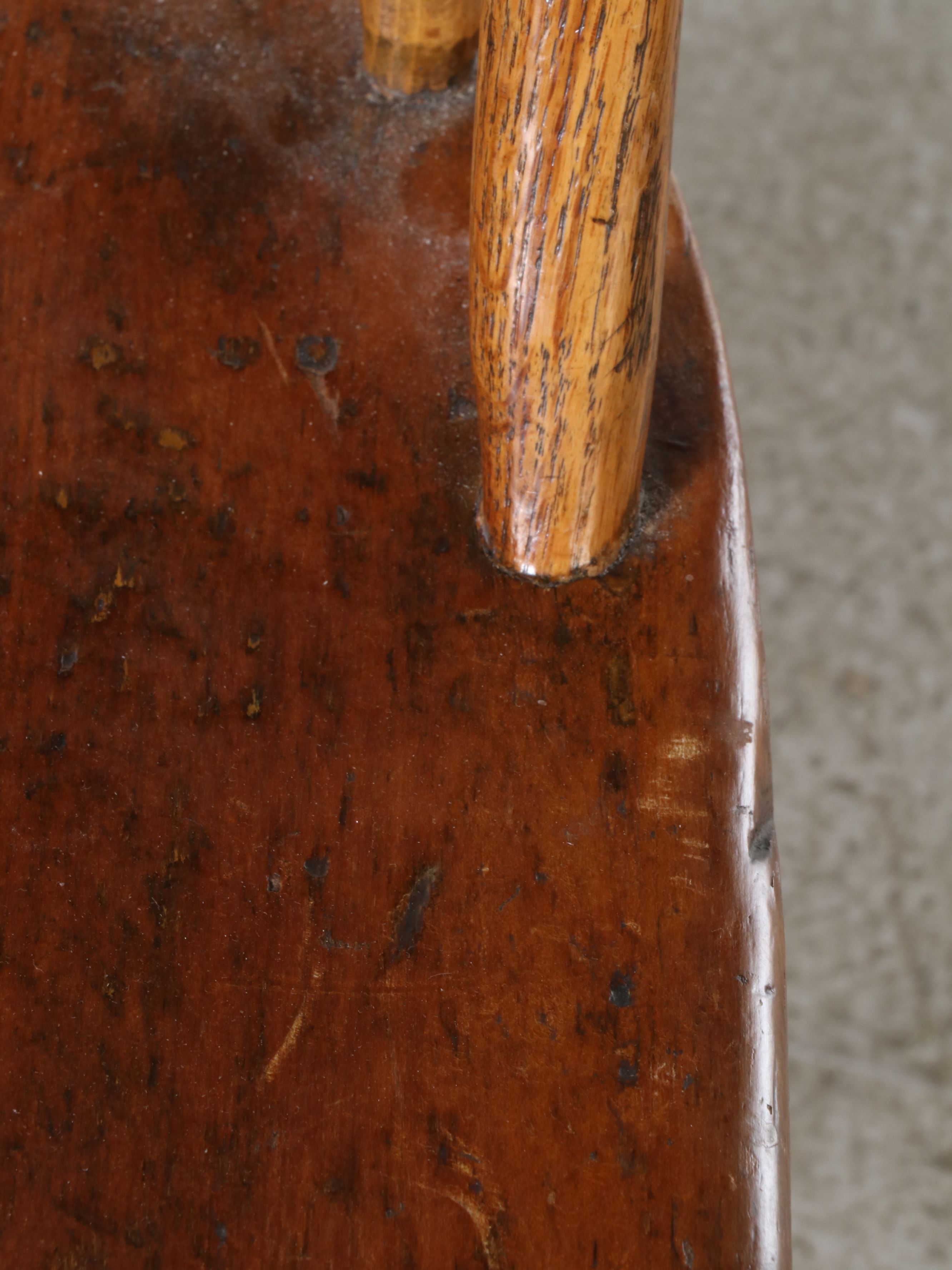 American Colonial Style Pine Single Drawer Dining Table with Four Windsor Chairs