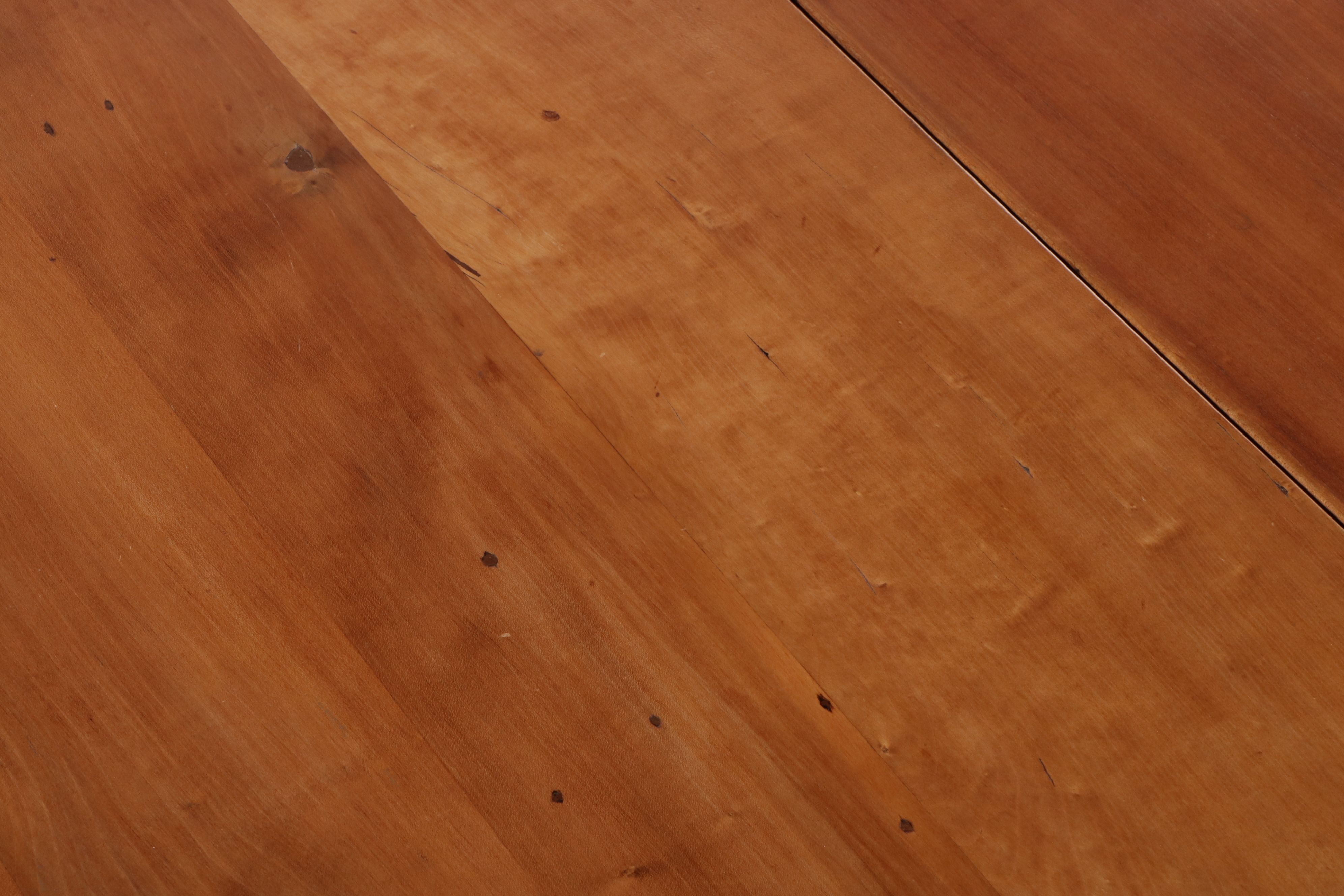 American Colonial Style Cherry Drop-Leaf Dining Table and Four Chairs