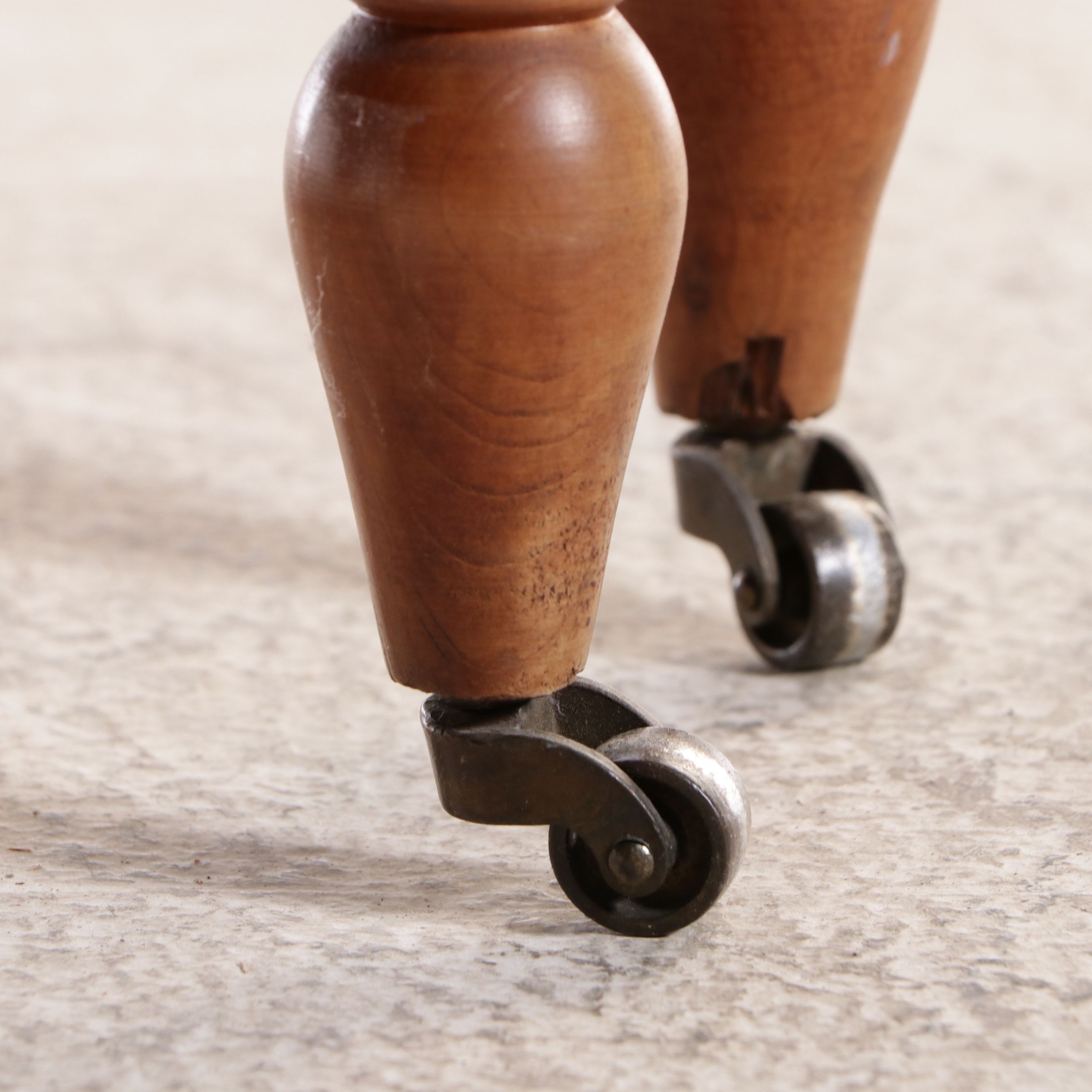 American Colonial Style Cherry Drop-Leaf Dining Table and Four Chairs