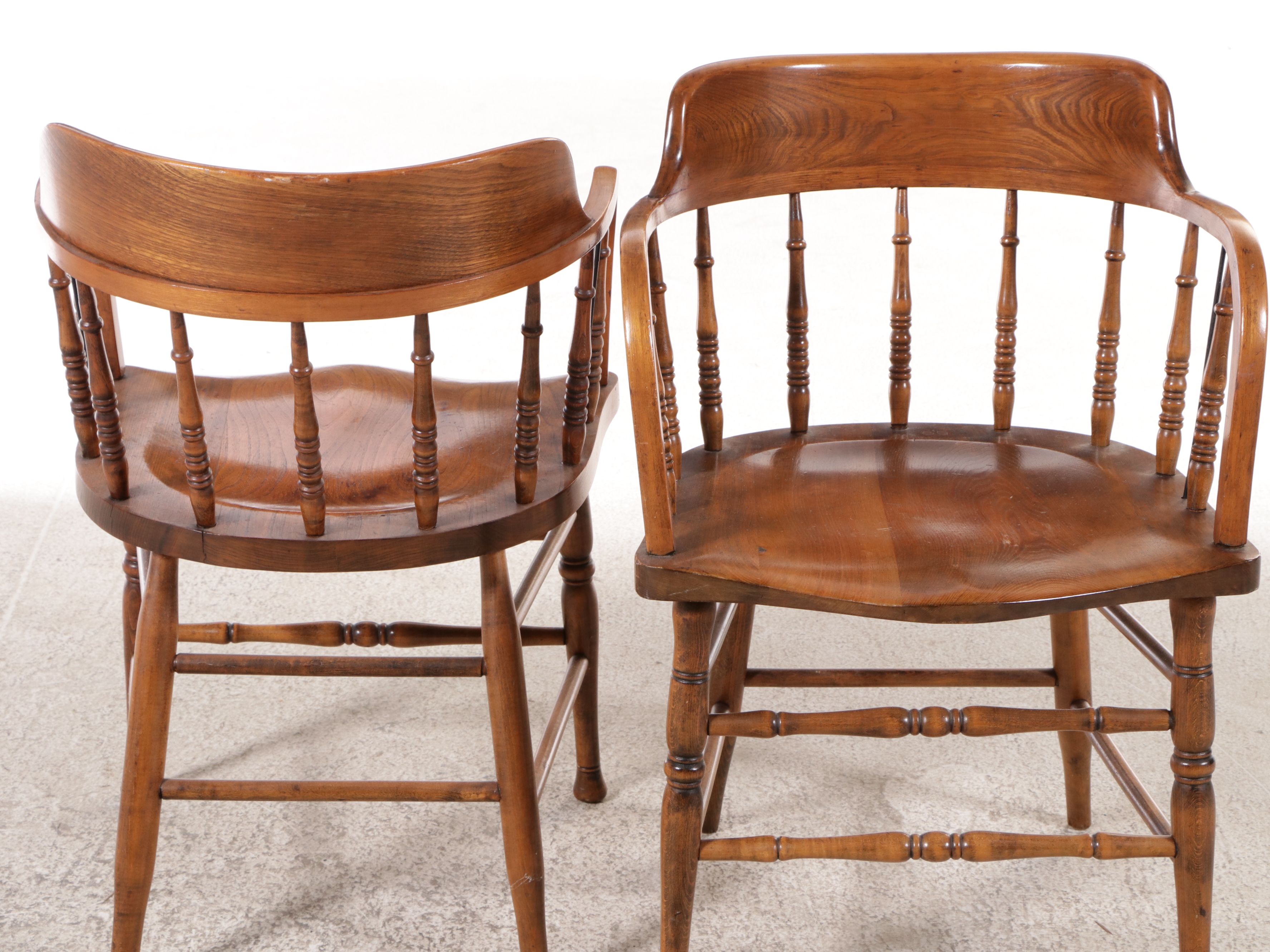 American Colonial Style Cherry Drop-Leaf Dining Table and Four Chairs