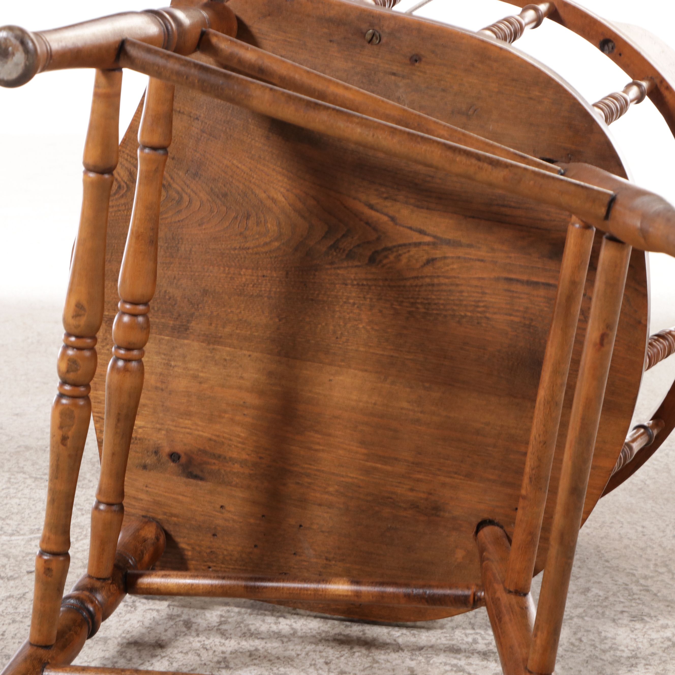 American Colonial Style Cherry Drop-Leaf Dining Table and Four Chairs