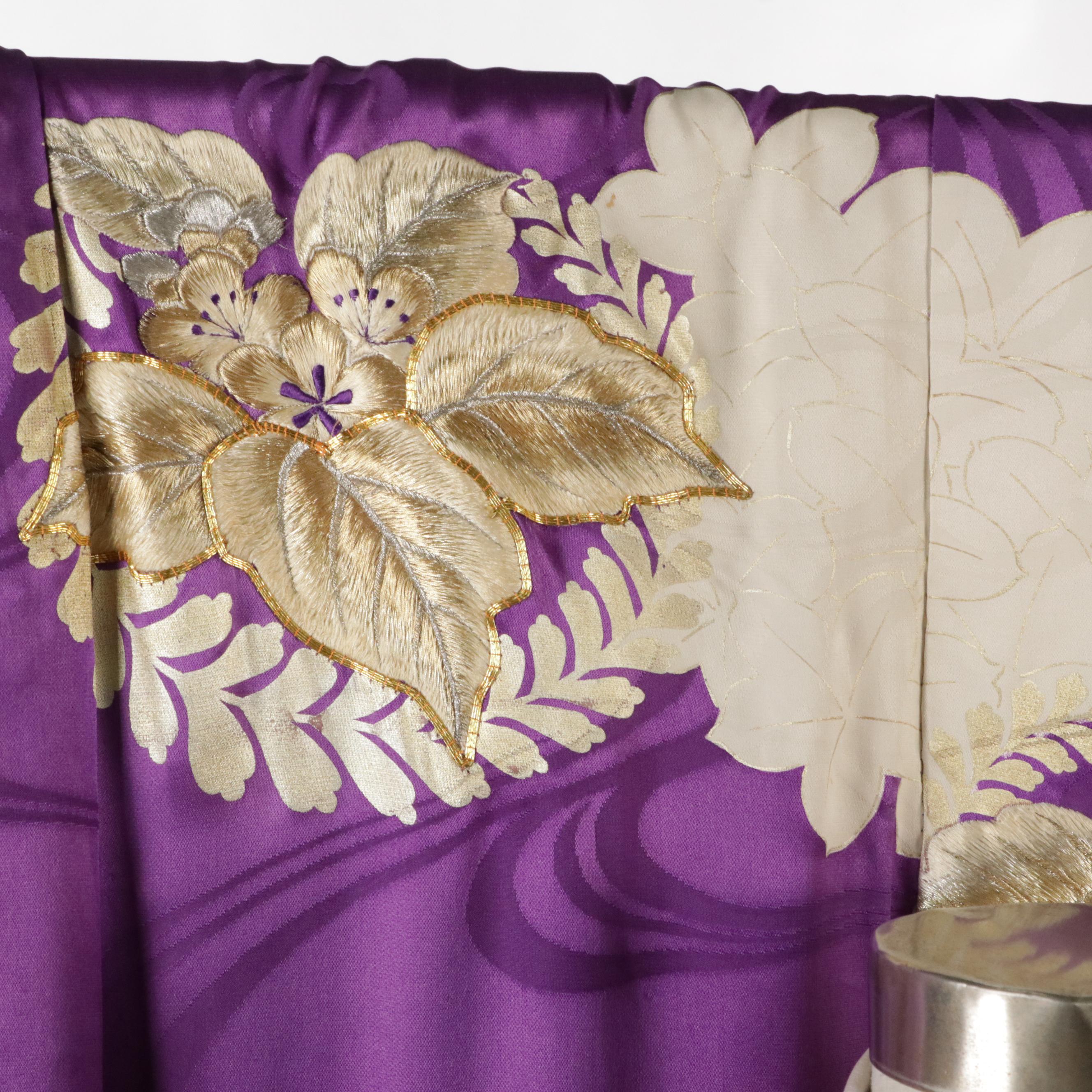 Japanese Furisode Kimono in Silk with Hand-Painting and Embroidery