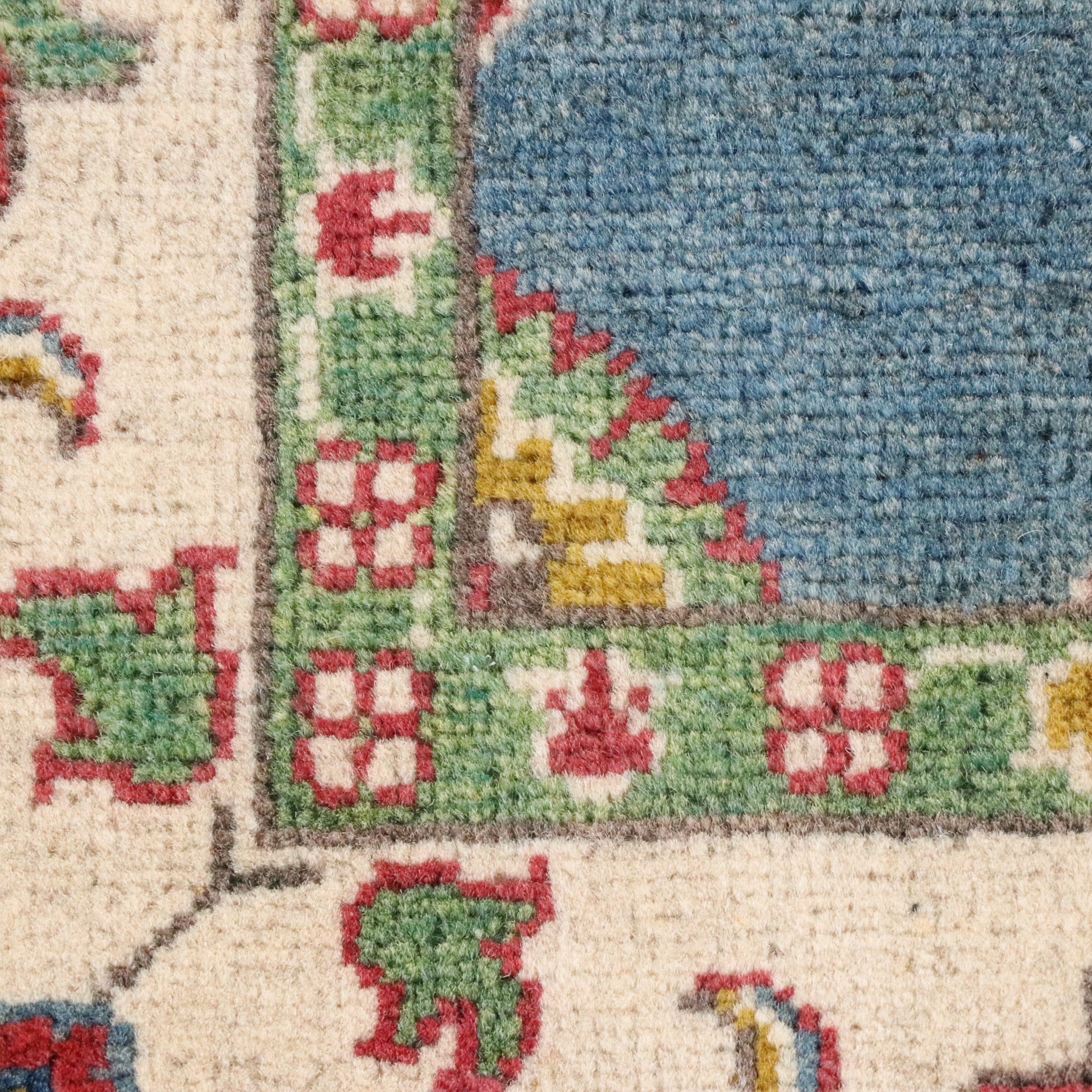 4'2 x 6' Hand-Knotted Pakistani Kazak Area Rug