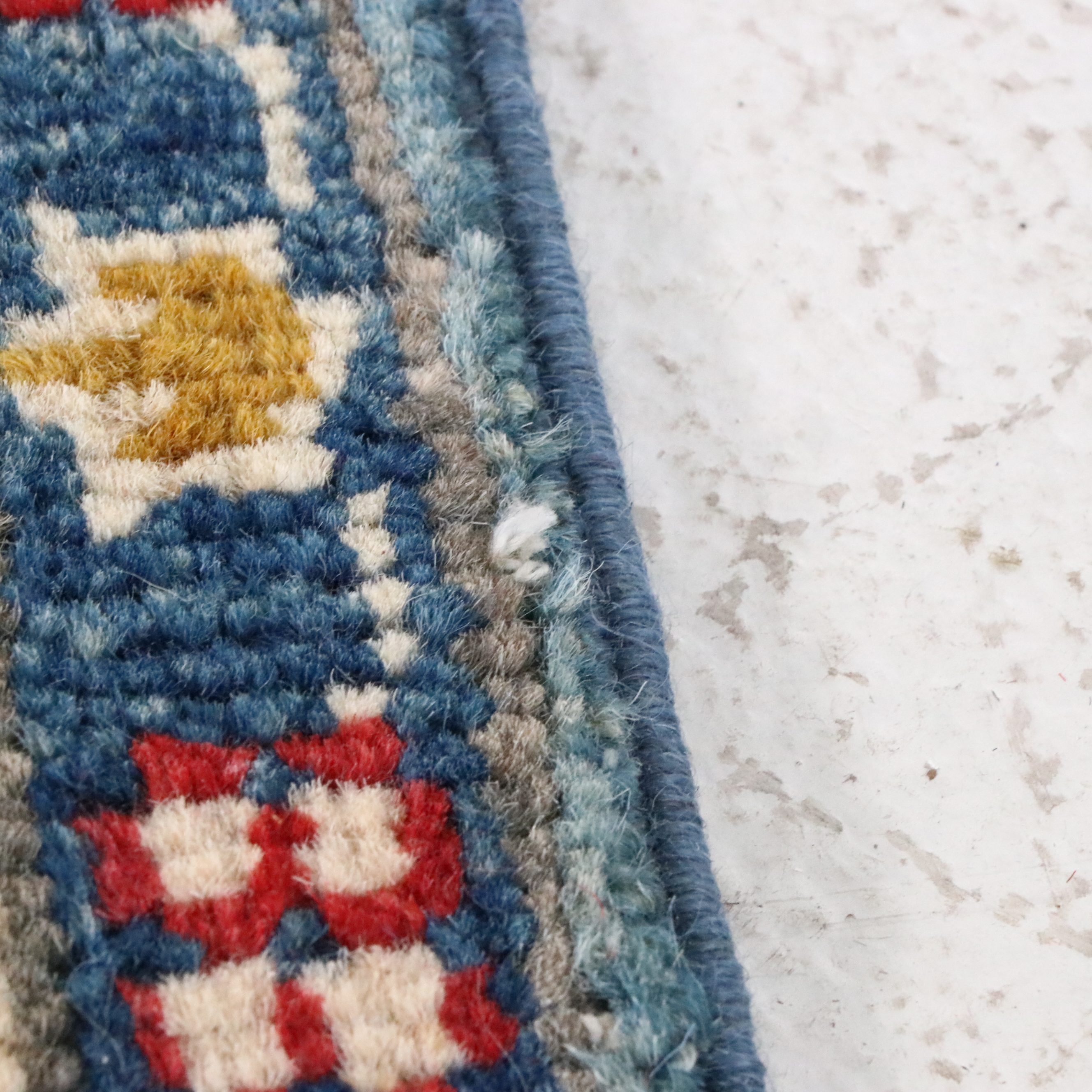 4'2 x 6' Hand-Knotted Pakistani Kazak Area Rug