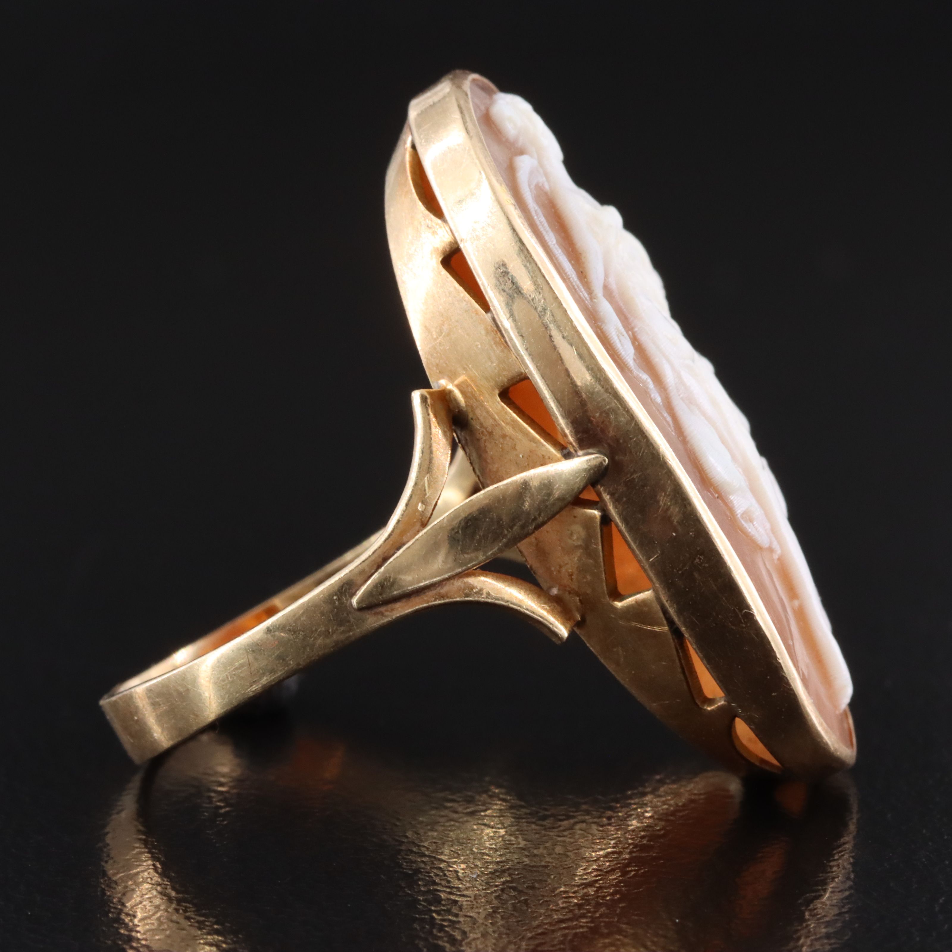 14K Shell Cameo Ring