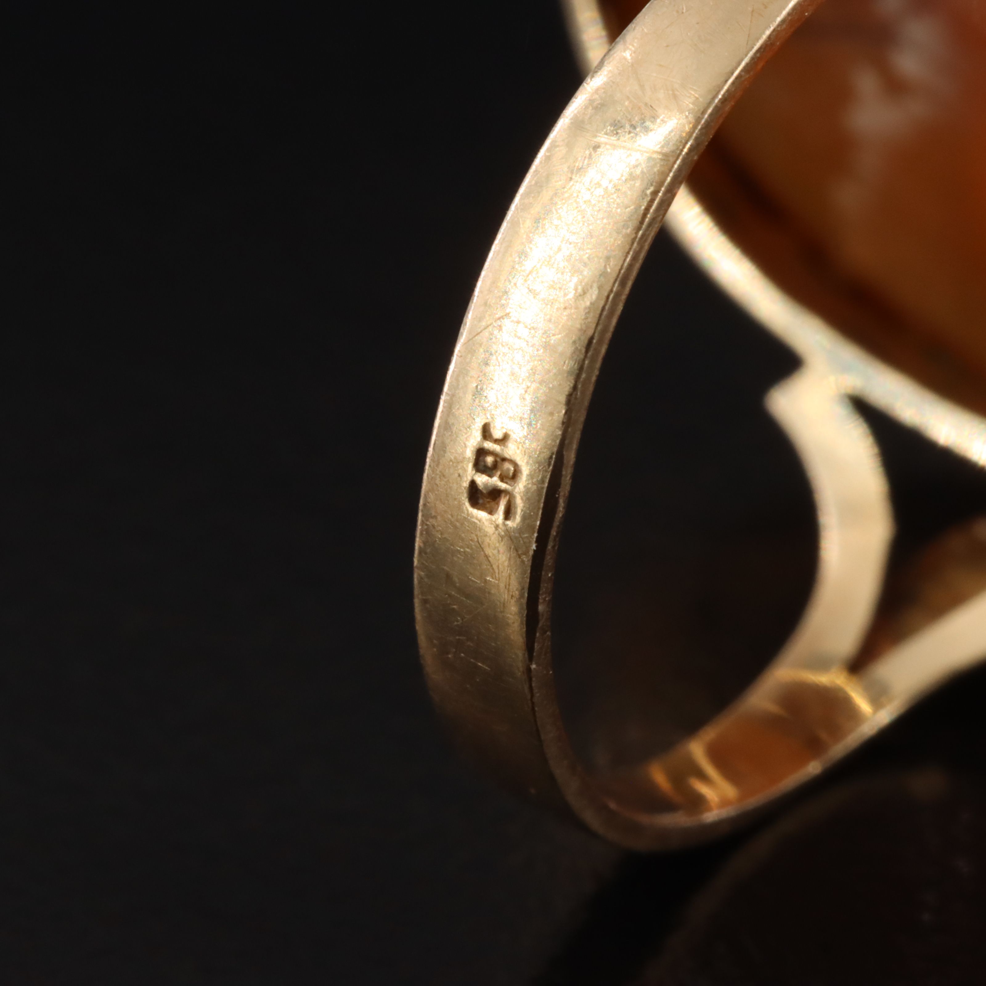 14K Shell Cameo Ring