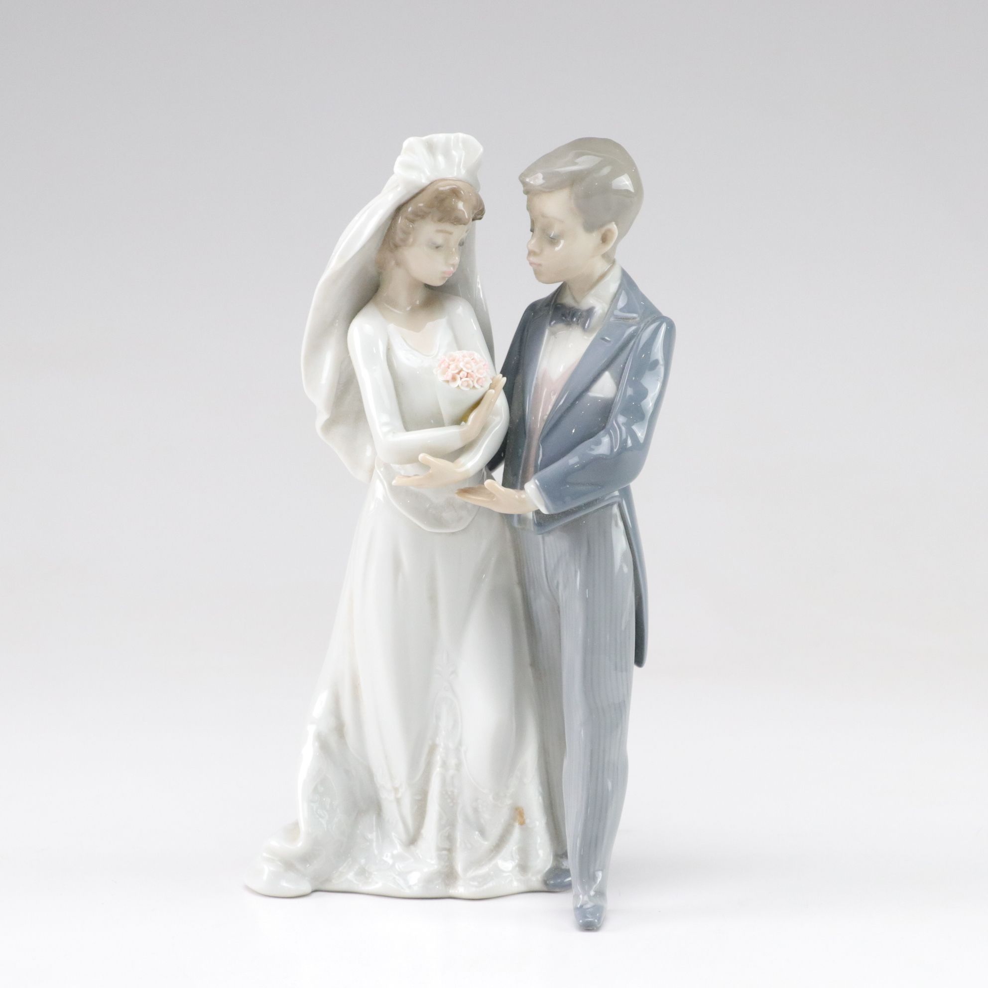 Lladró "From this Day Forward" Porcelain Figurine Designed by Antonio Ramos