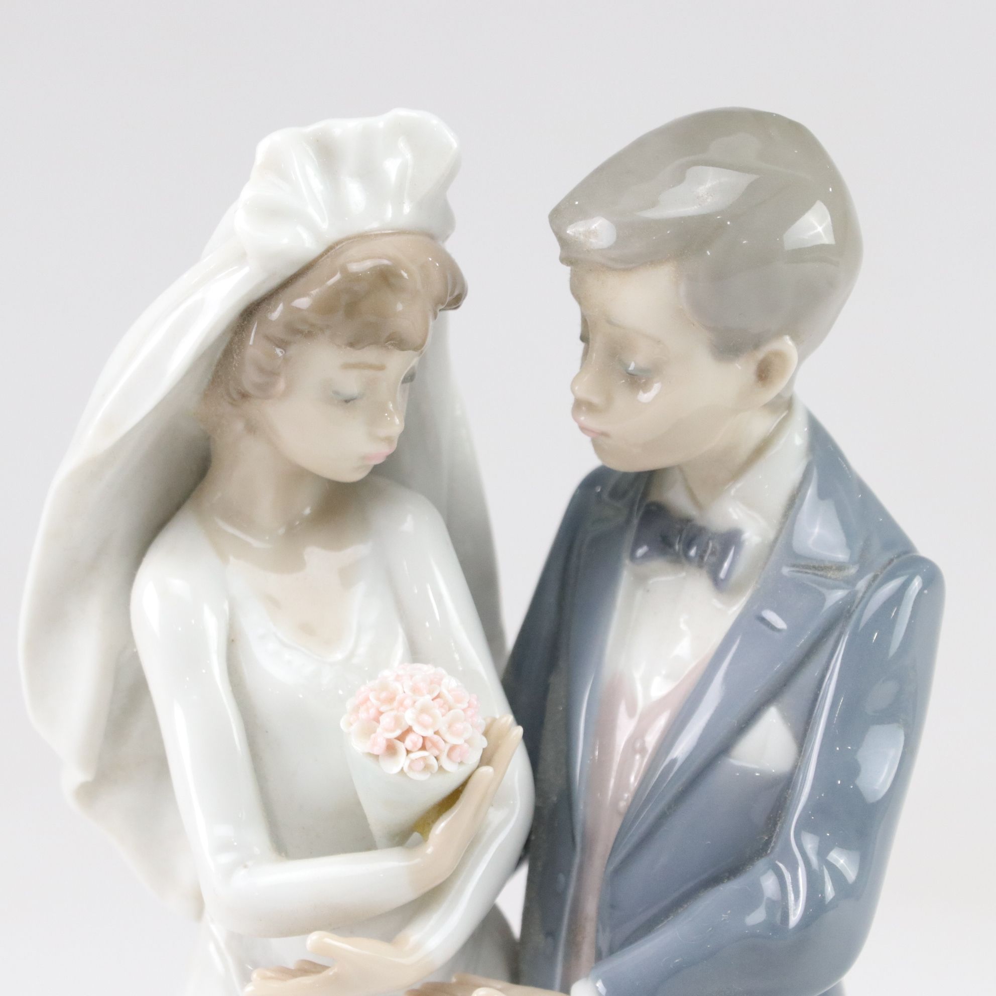 Lladró "From this Day Forward" Porcelain Figurine Designed by Antonio Ramos