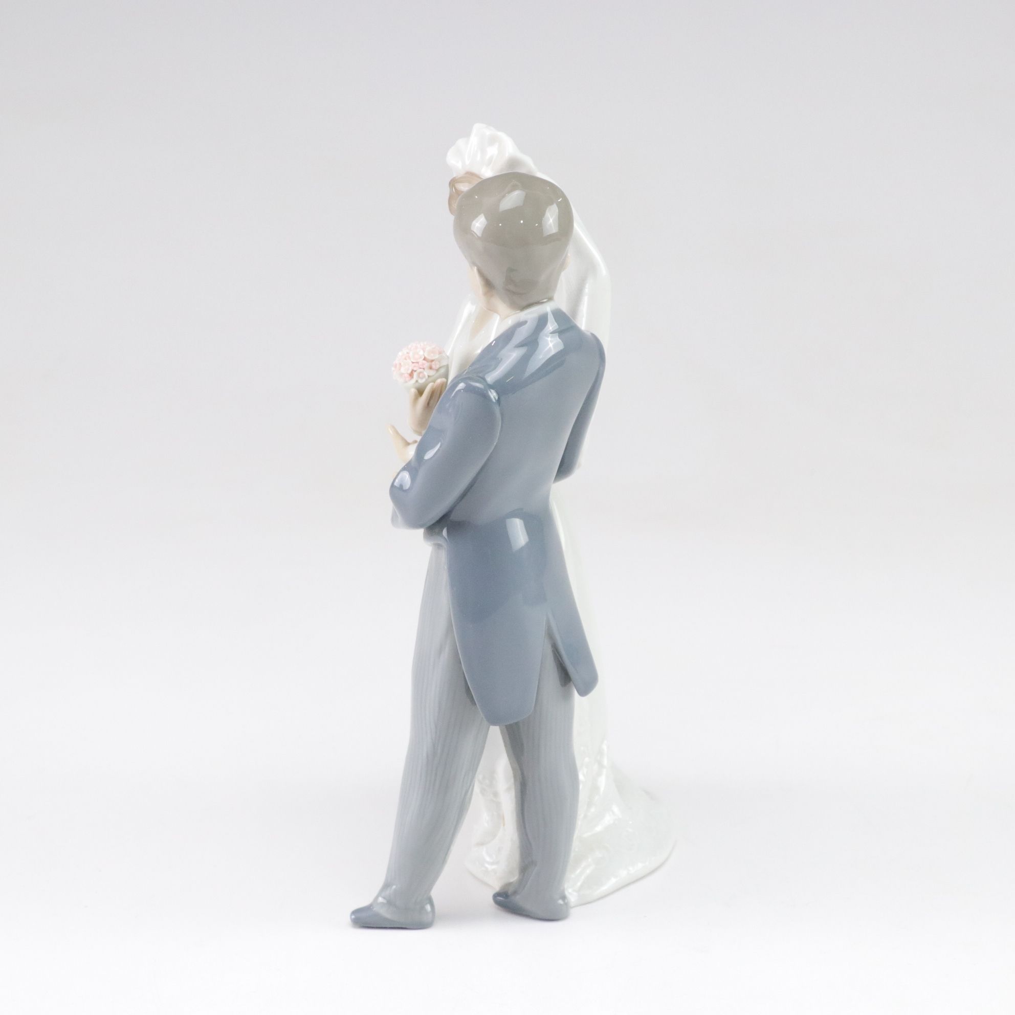 Lladró "From this Day Forward" Porcelain Figurine Designed by Antonio Ramos