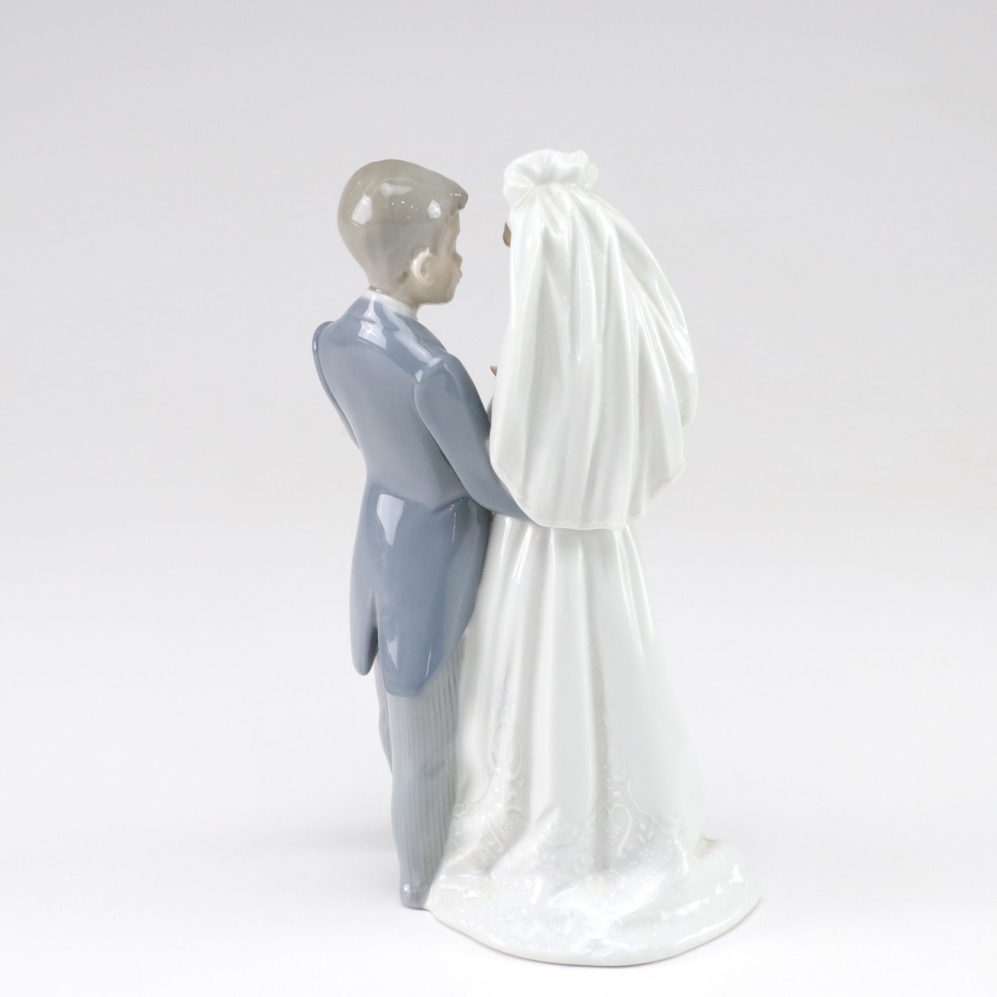 Lladró "From this Day Forward" Porcelain Figurine Designed by Antonio Ramos