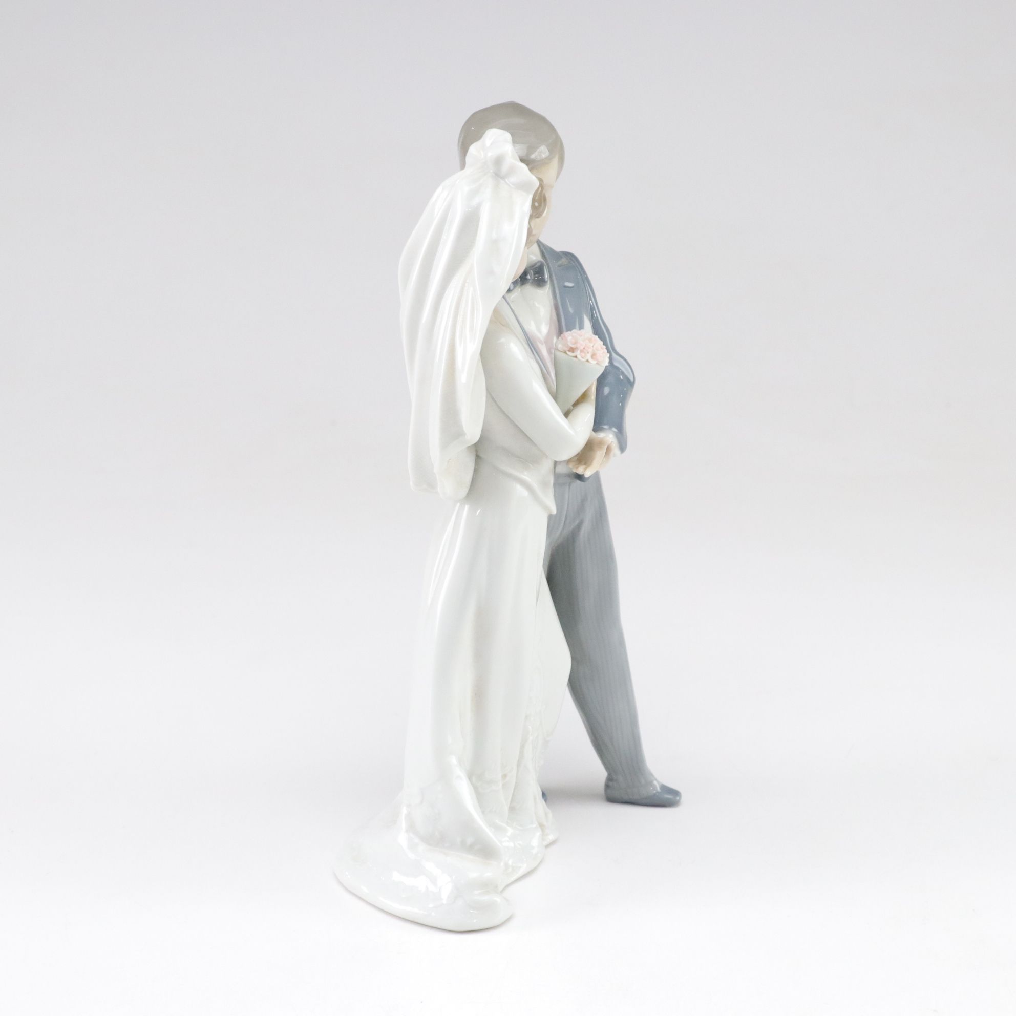 Lladró "From this Day Forward" Porcelain Figurine Designed by Antonio Ramos