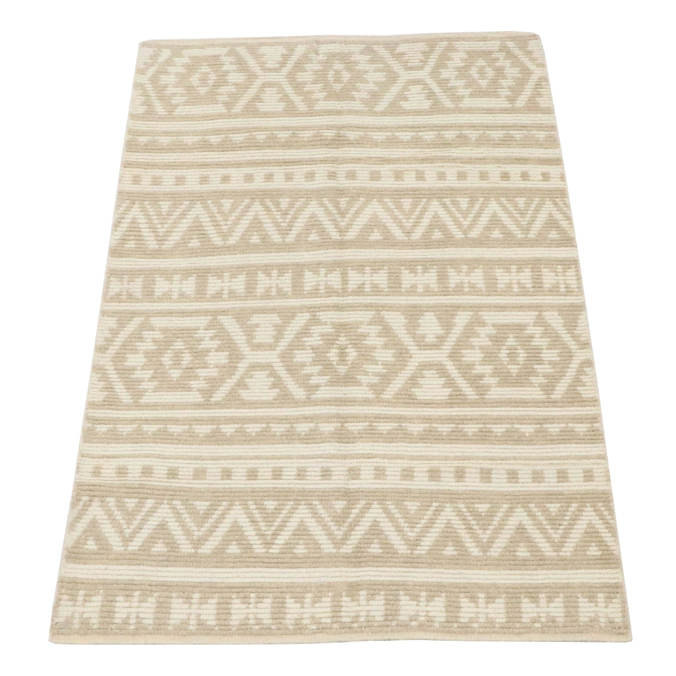 5' x 8'2 Hand-Knotted Indian Contemporary Area Rug