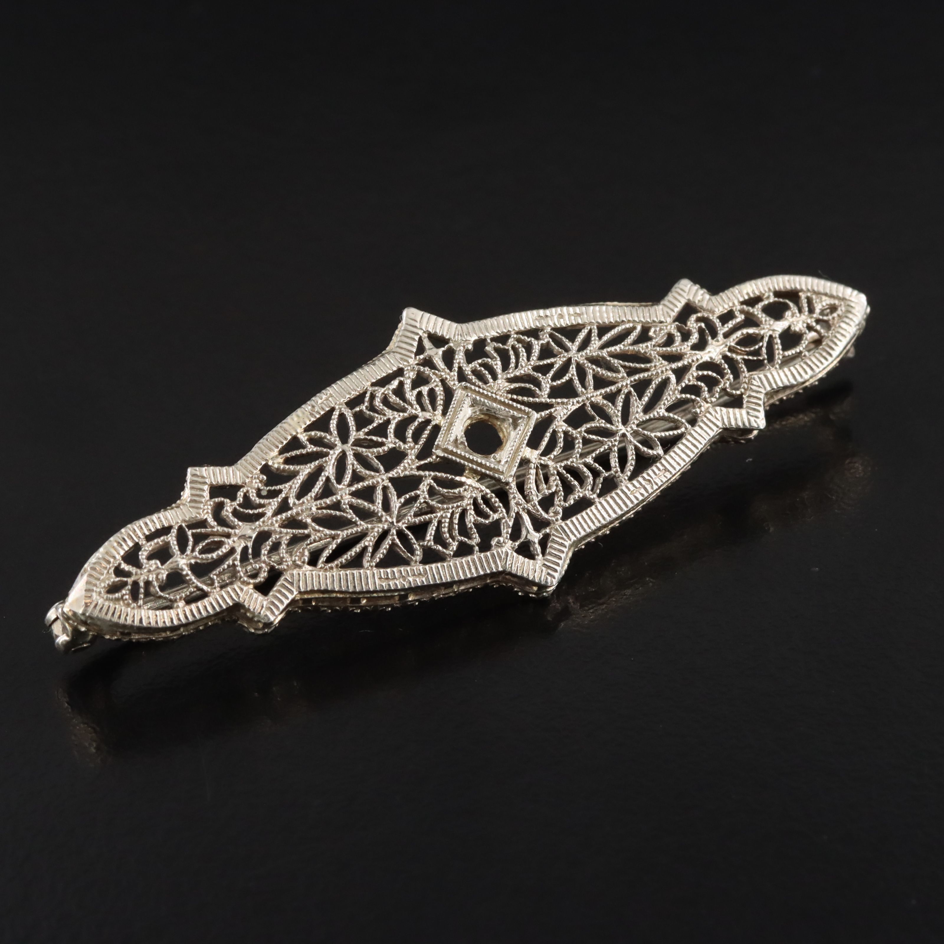 Antique 14K Floral Latticework Brooch