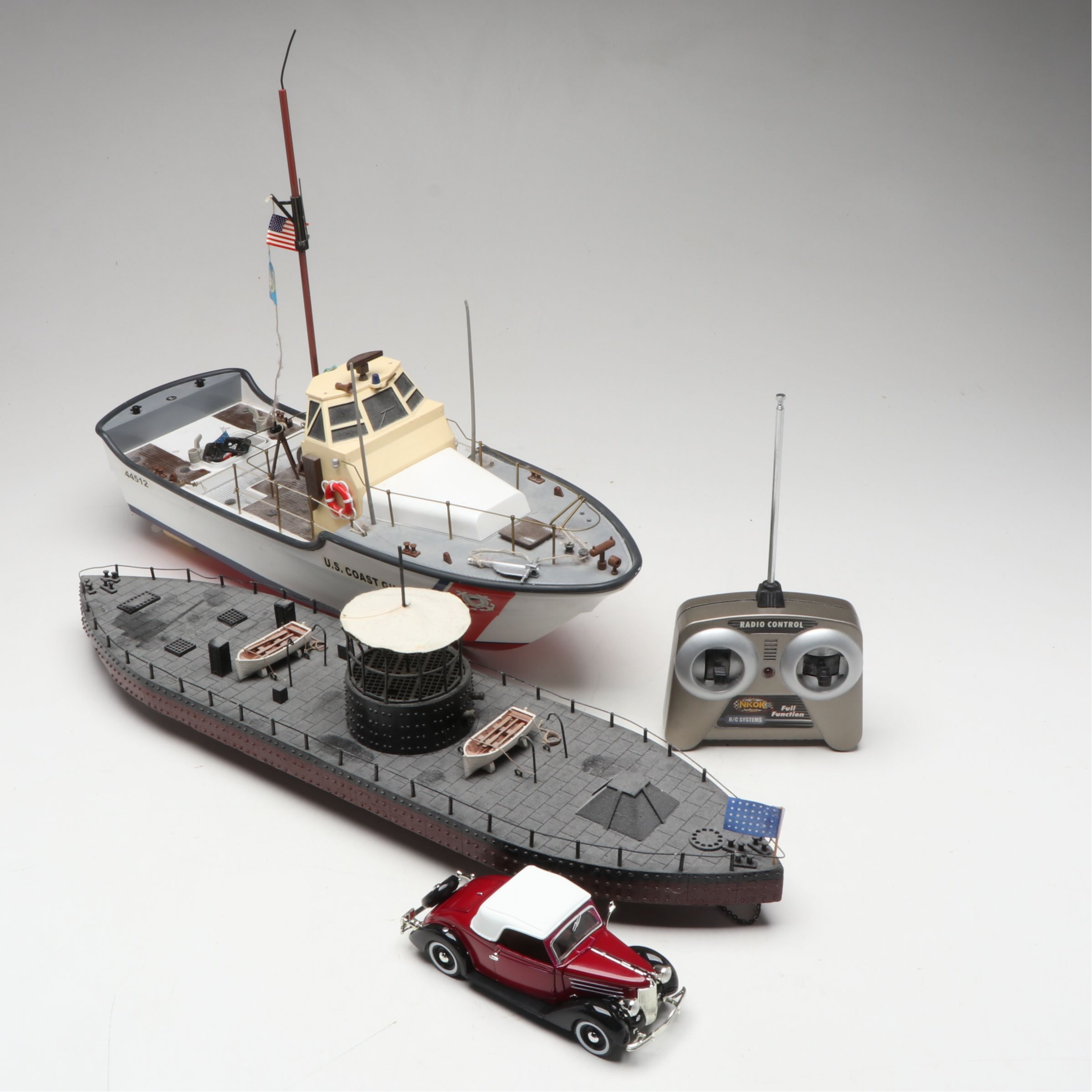U.S. Coast Guard Remote Control Boat with Model Ship USS Monitor