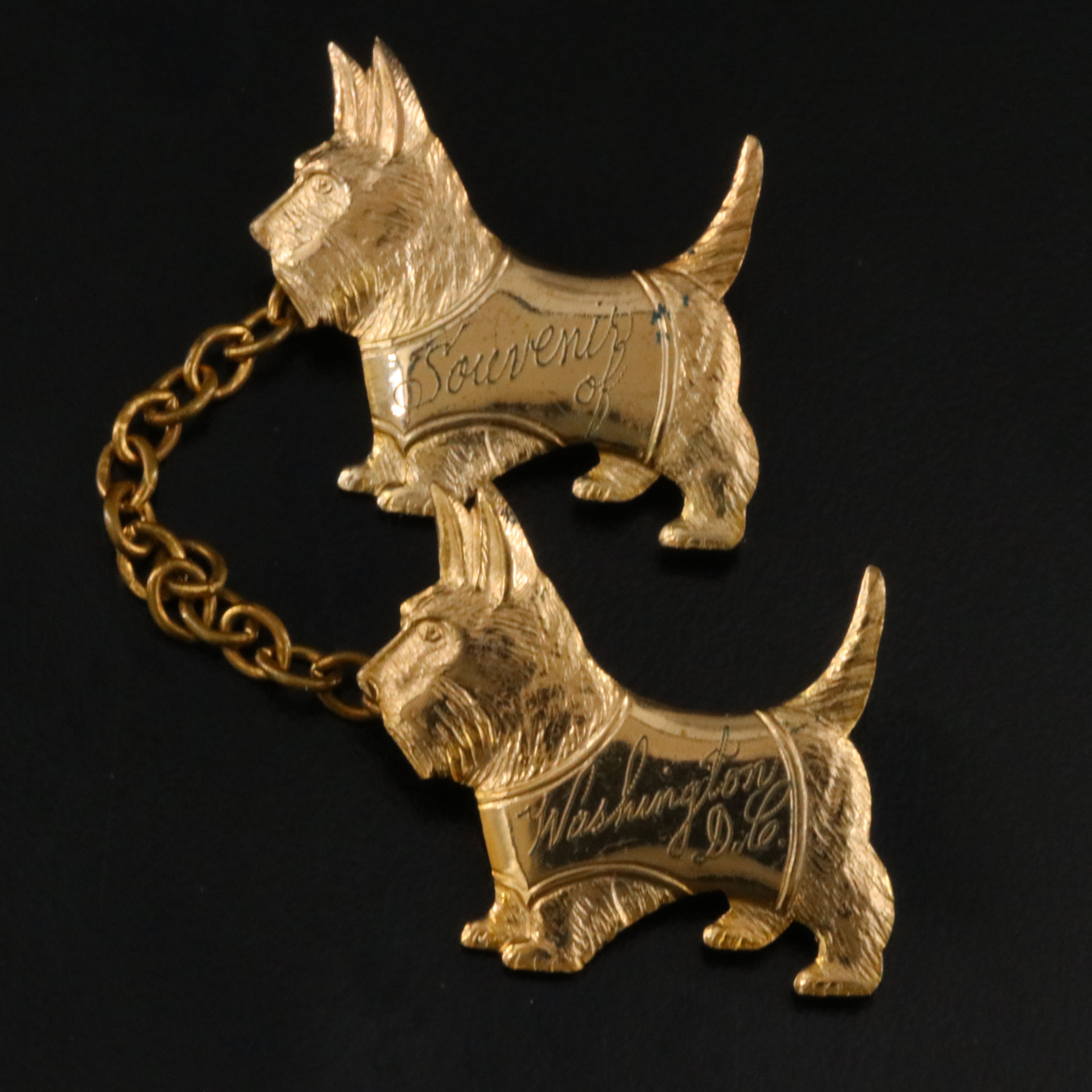 Lace Agate, Coro and Mona So Featured in Vintage Jewelry Collection