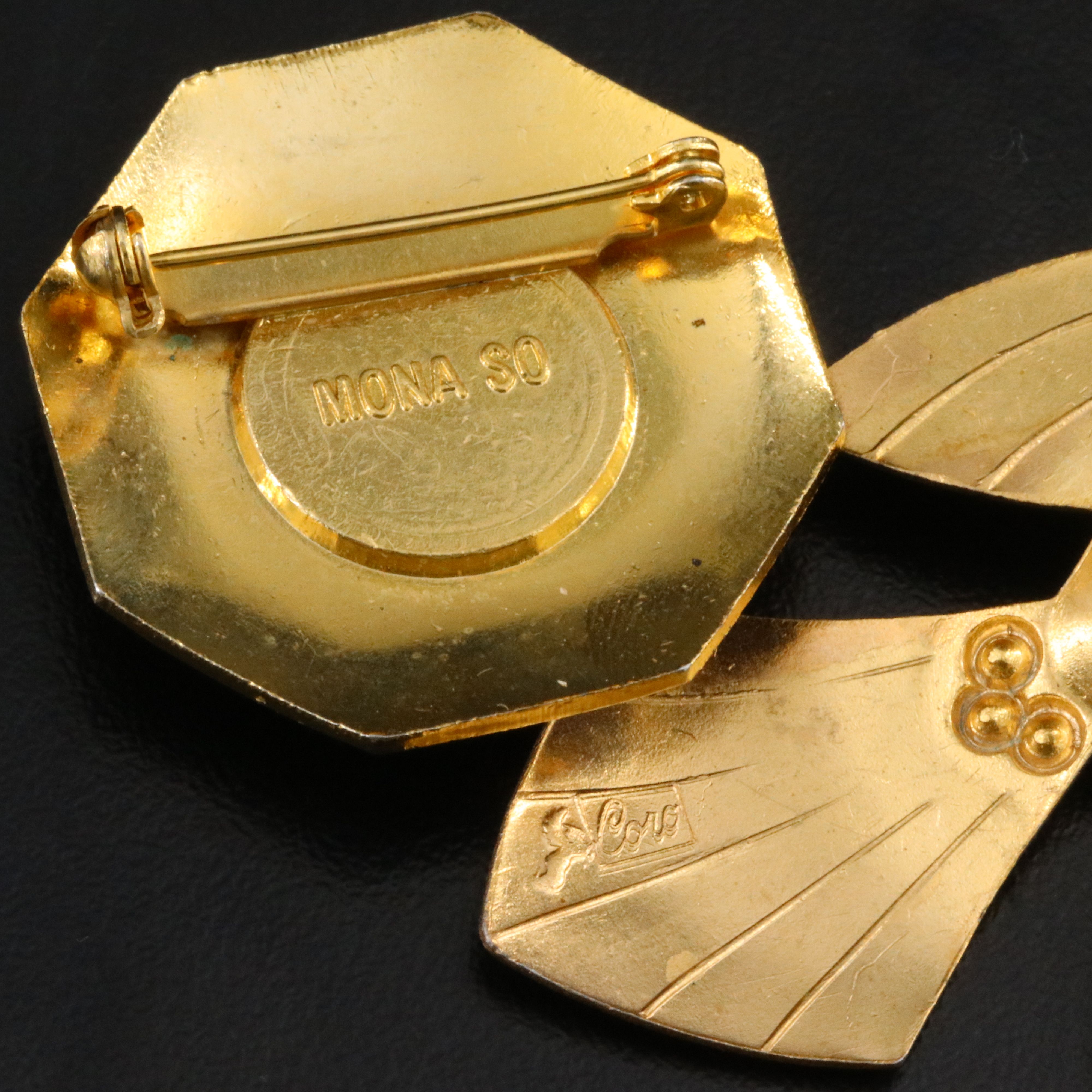 Lace Agate, Coro and Mona So Featured in Vintage Jewelry Collection