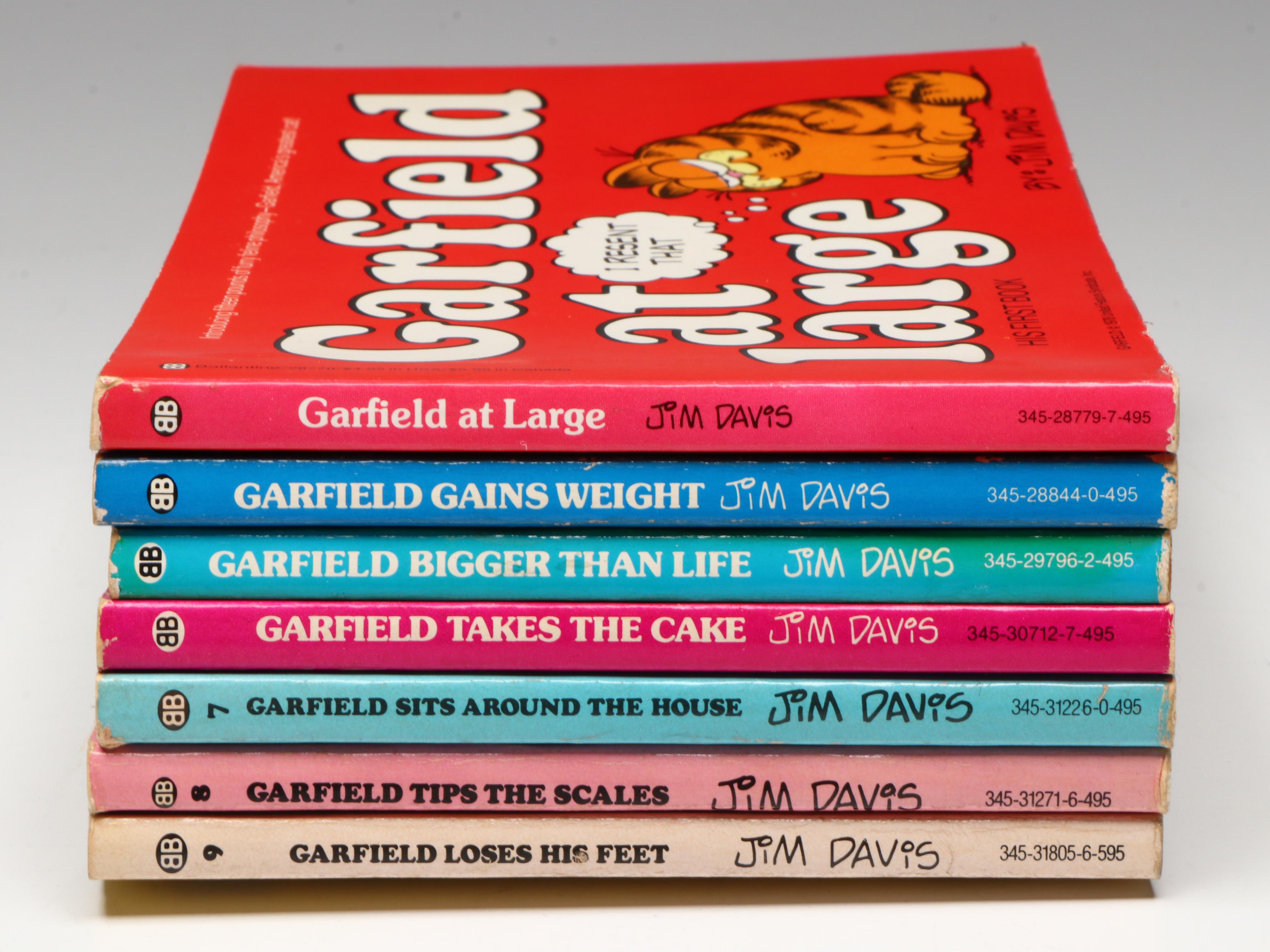 First Edition "Garfield at Large" with Viking Glass Cat, Tin and Cards