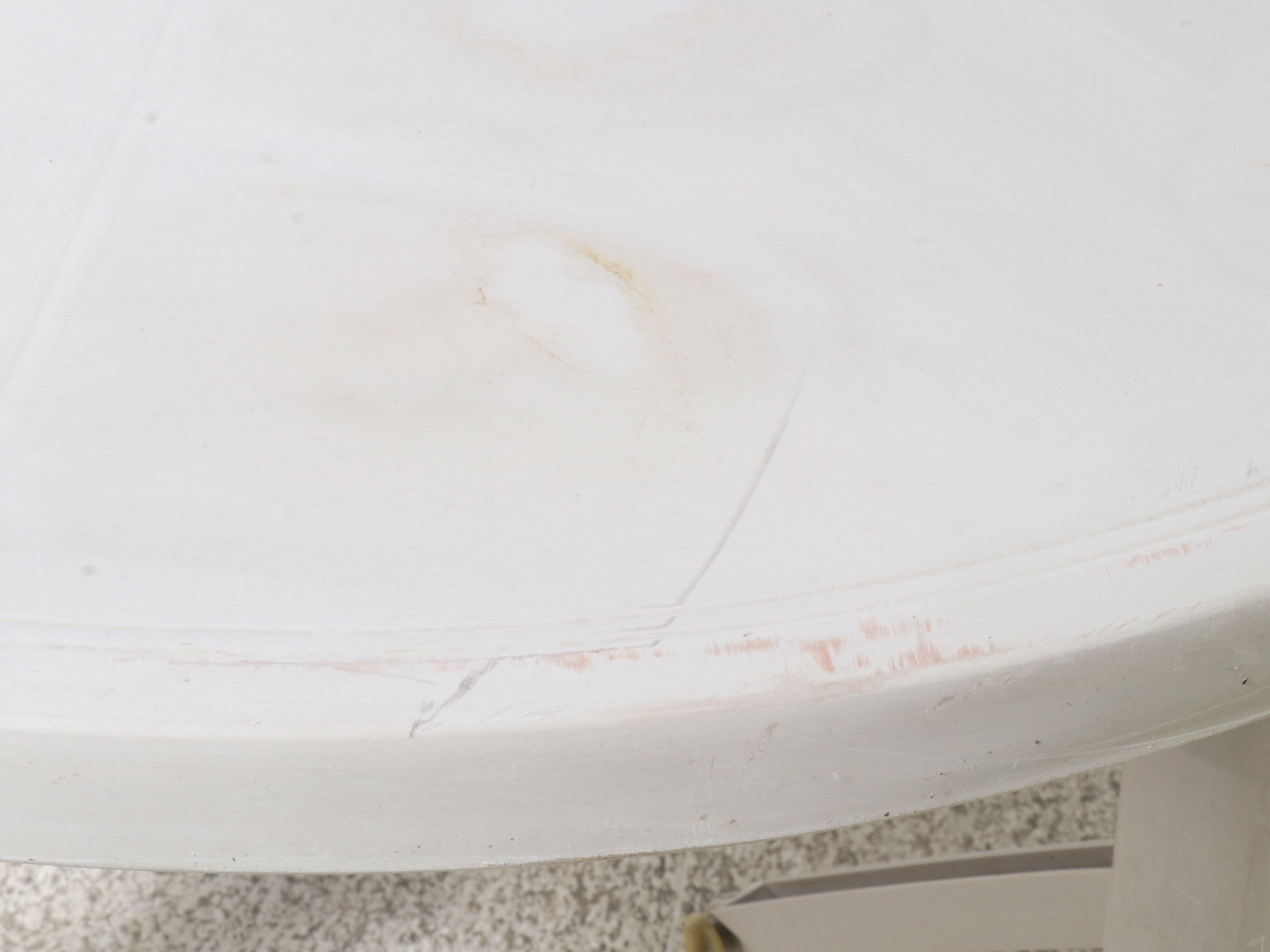 Molded Plastic Round Table