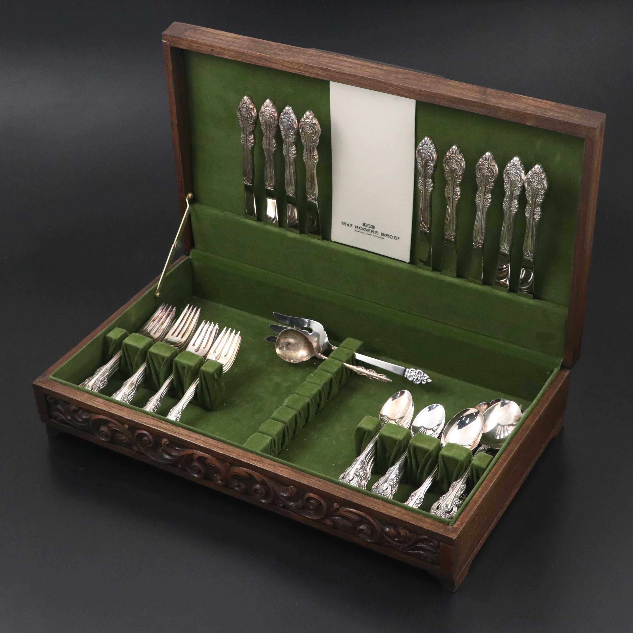 Oneida Community "Silver Artistry" Silver Plated Flatware Set in Wooden Box