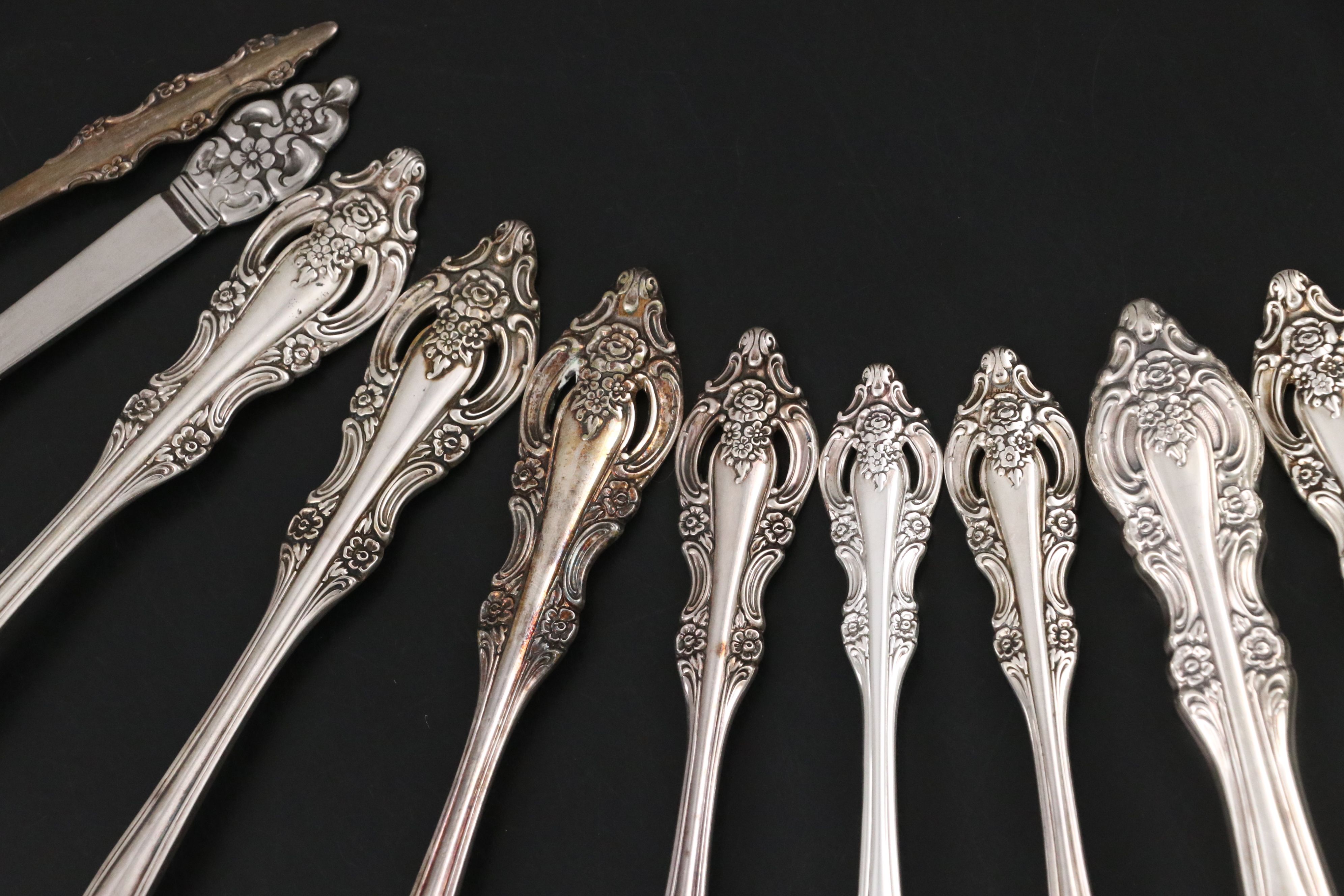 Oneida Community "Silver Artistry" Silver Plated Flatware Set in Wooden Box