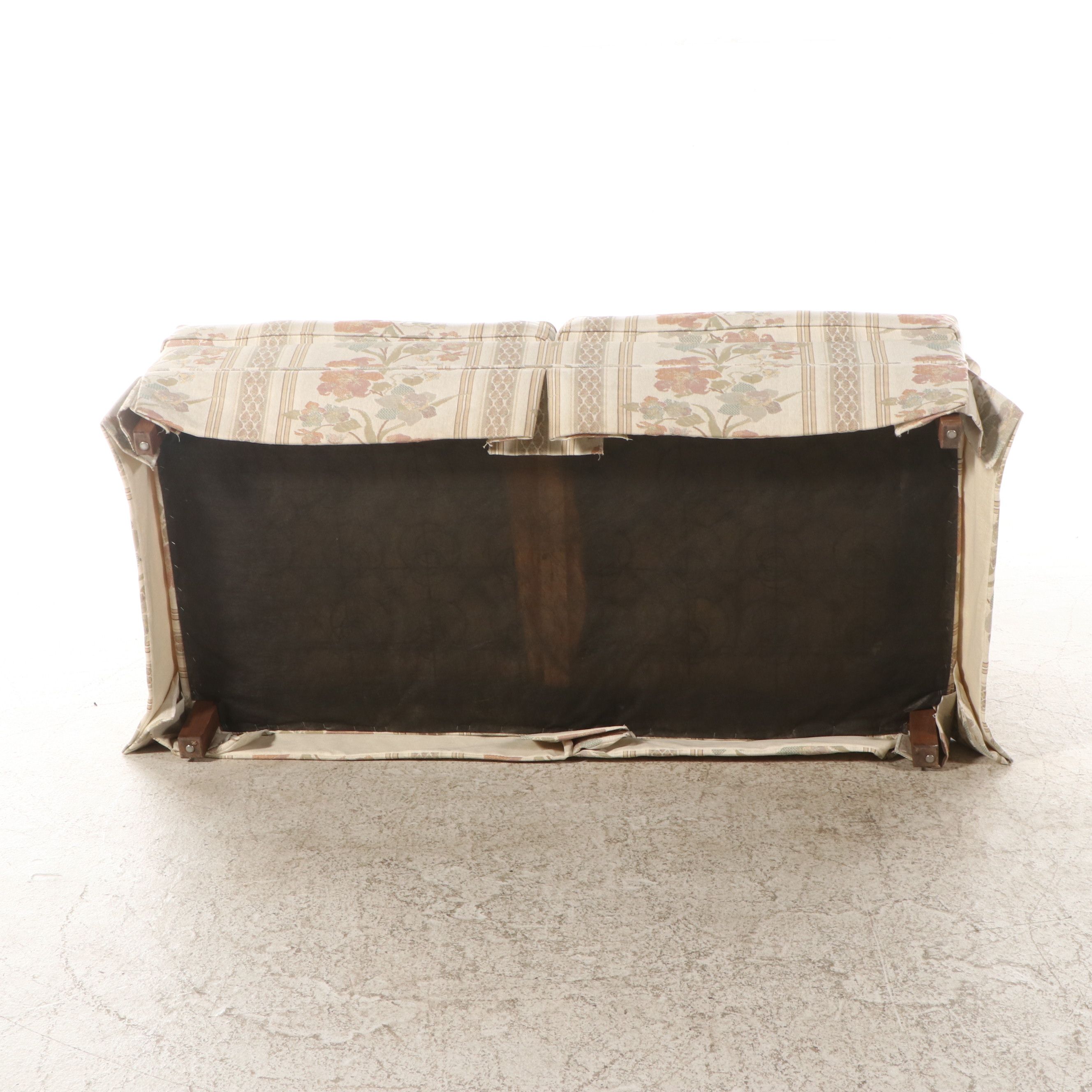 Broyhill Floral Loveseat