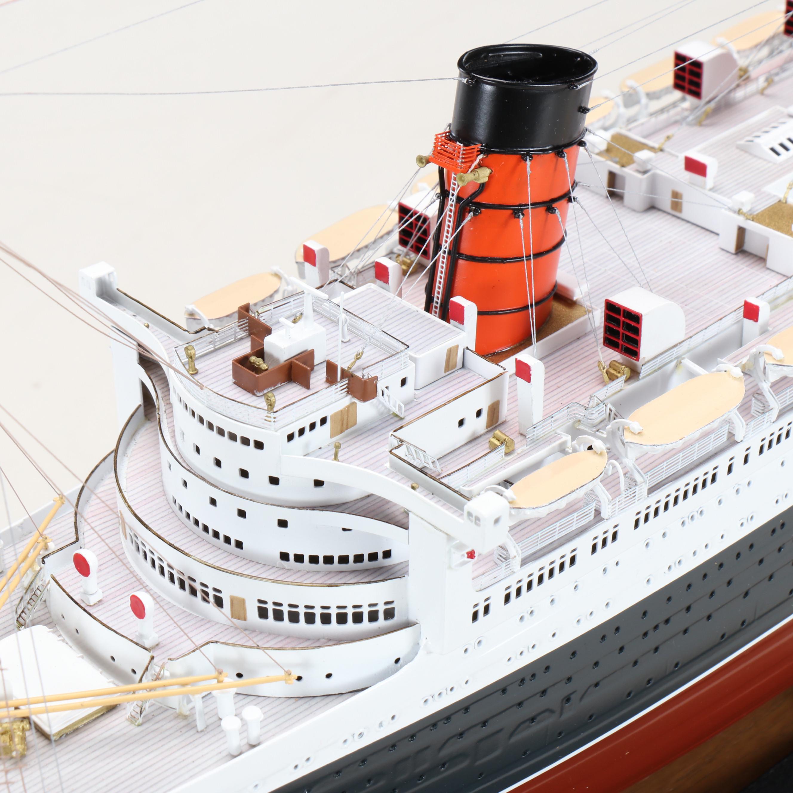 Maritime Replicas "R.M.S. Queen Mary" 1:350 Scale Model Ship