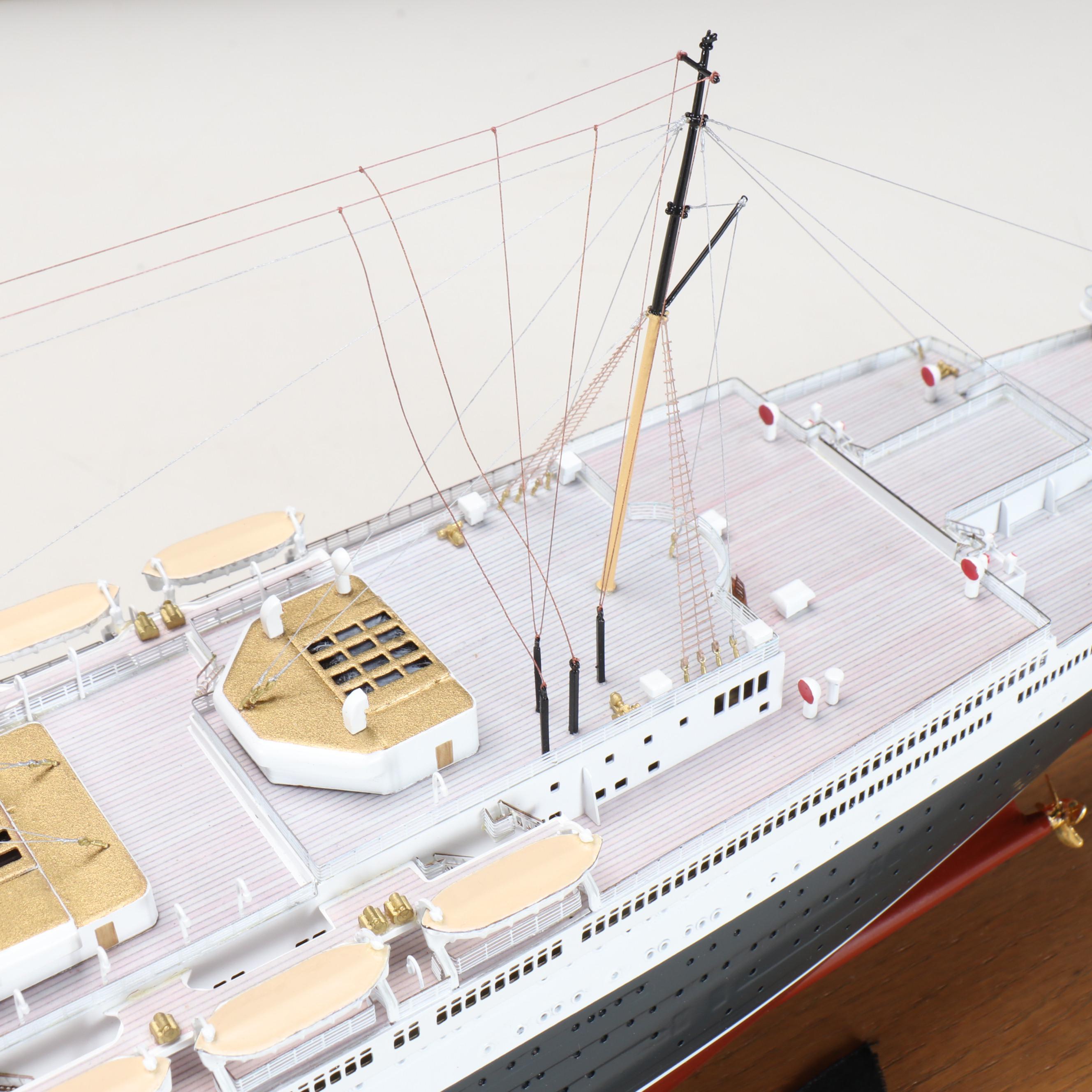 Maritime Replicas "R.M.S. Queen Mary" 1:350 Scale Model Ship