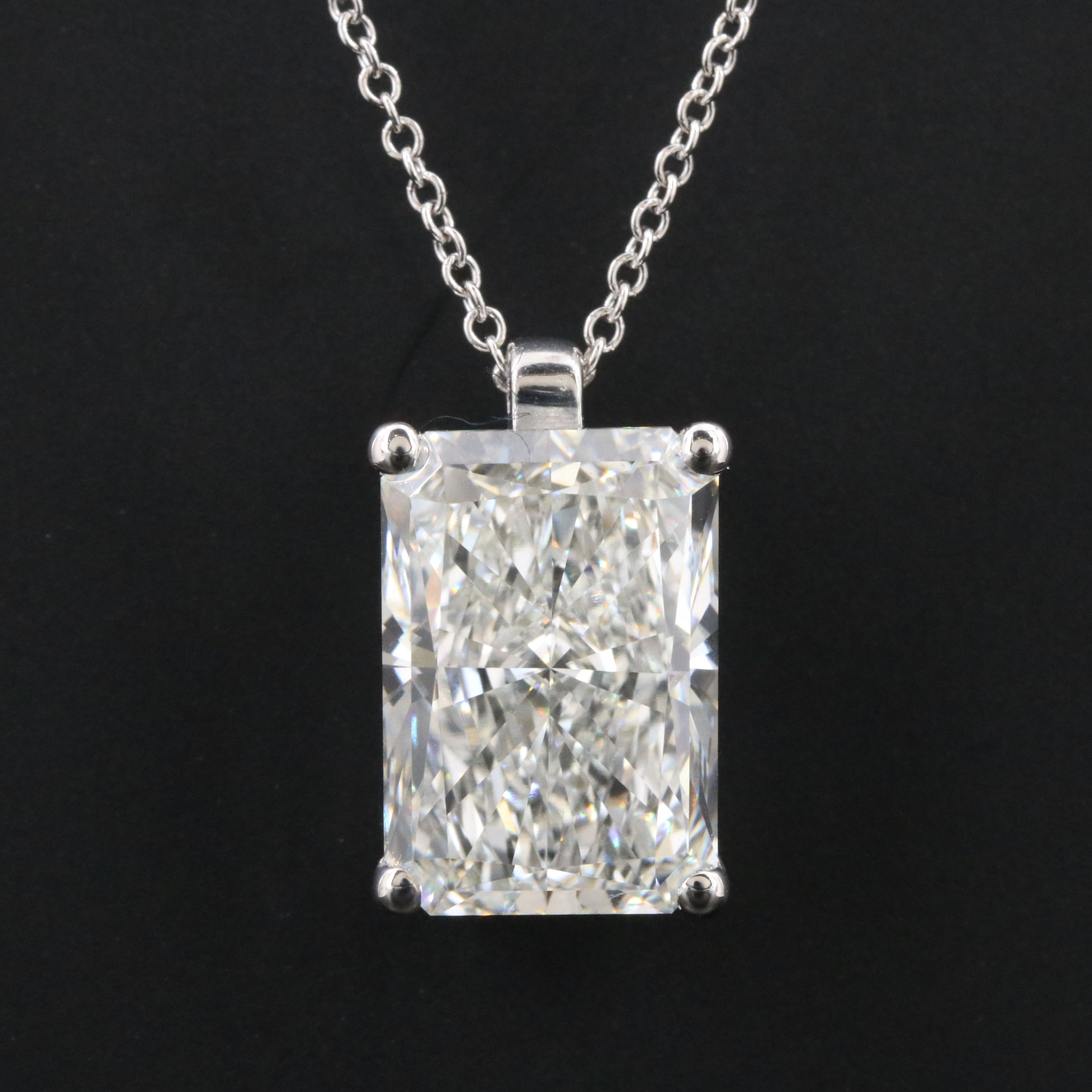 14K 5.00 CT Lab Grown Diamond Solitaire Pendant Necklace with IGI Report