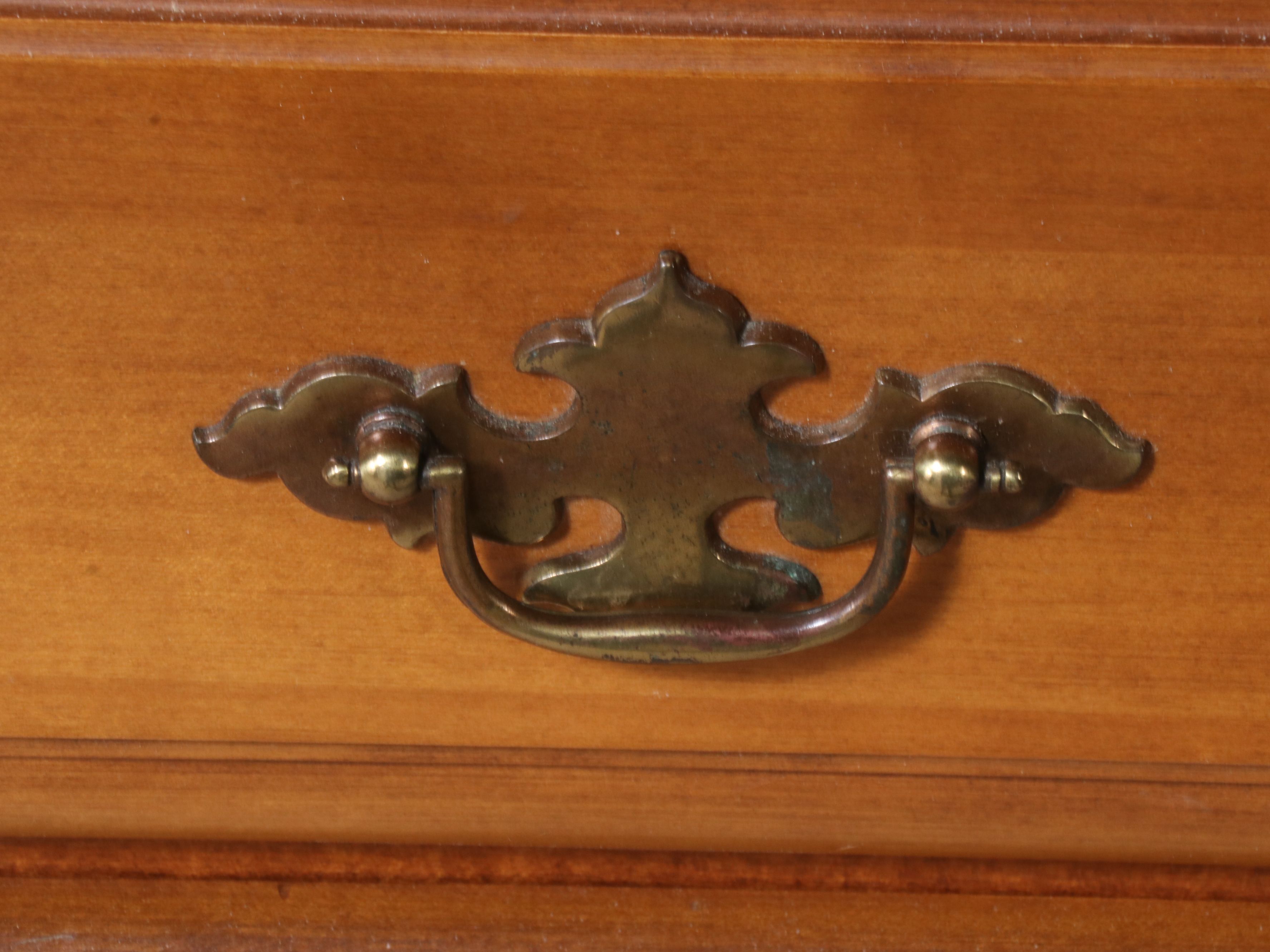 Sumter Cabinet Co. American Colonial Style Maple Dresser, Late 20th Century