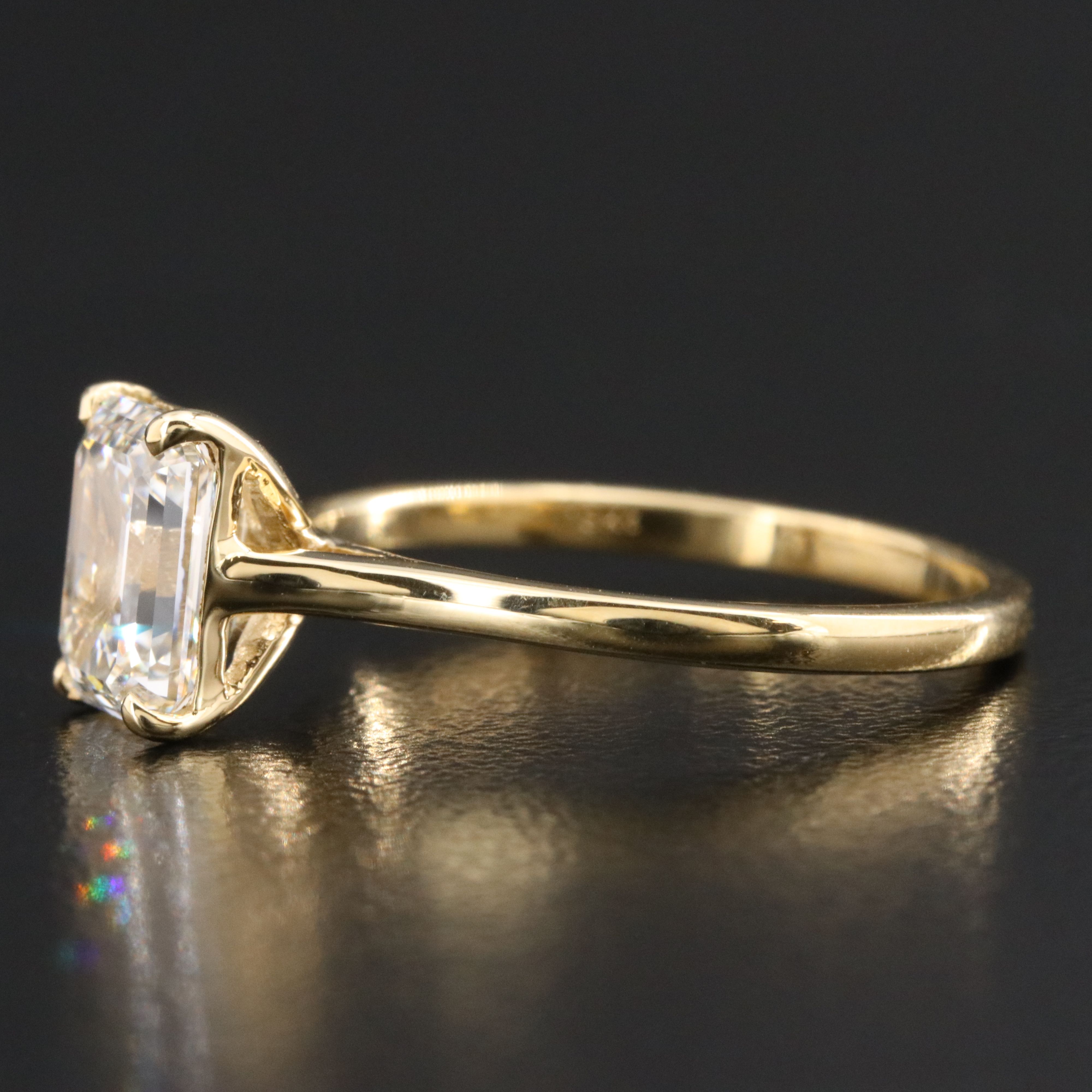 18K 2.00 CT Lab Grown Diamond Solitaire Ring with IGI Report