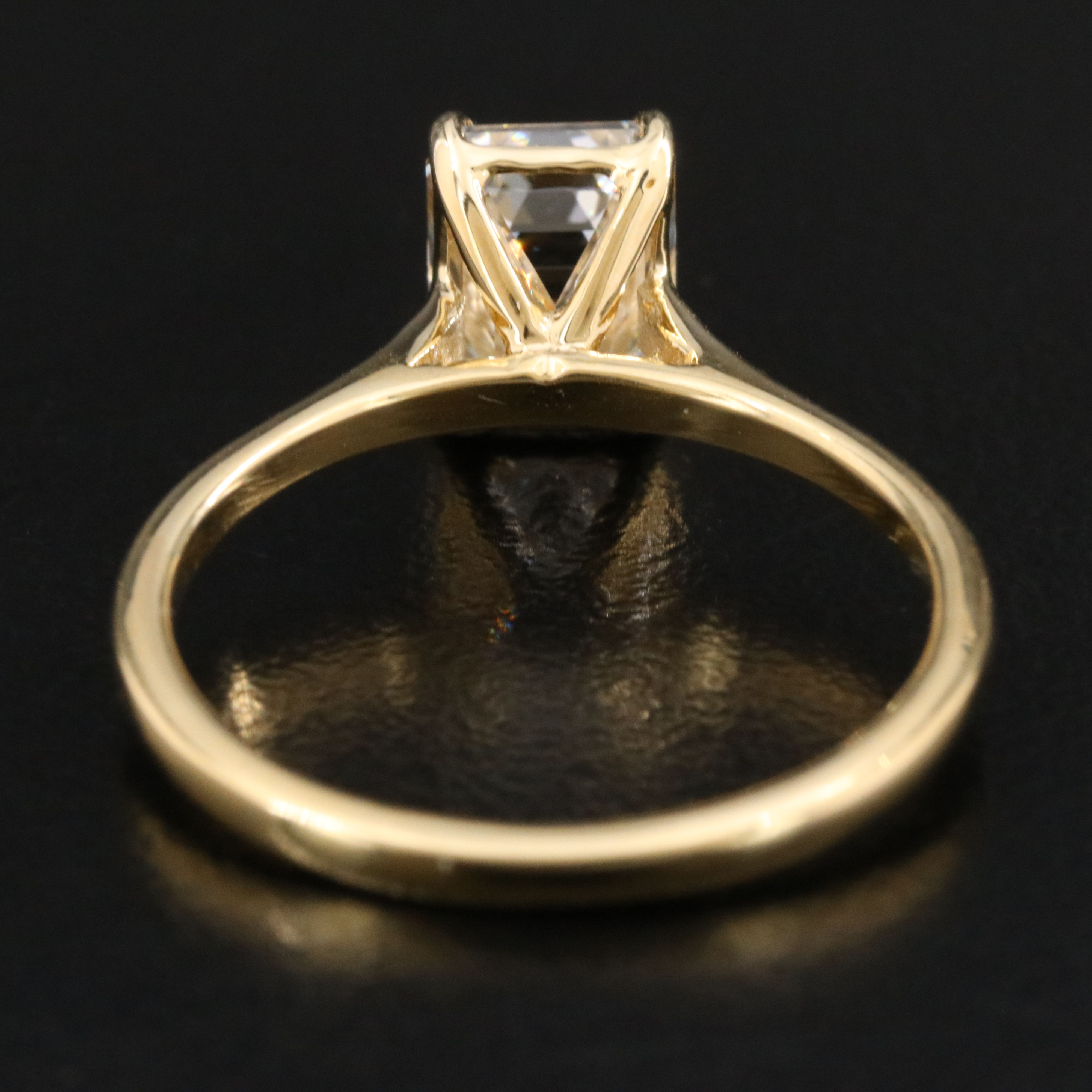 18K 2.00 CT Lab Grown Diamond Solitaire Ring with IGI Report