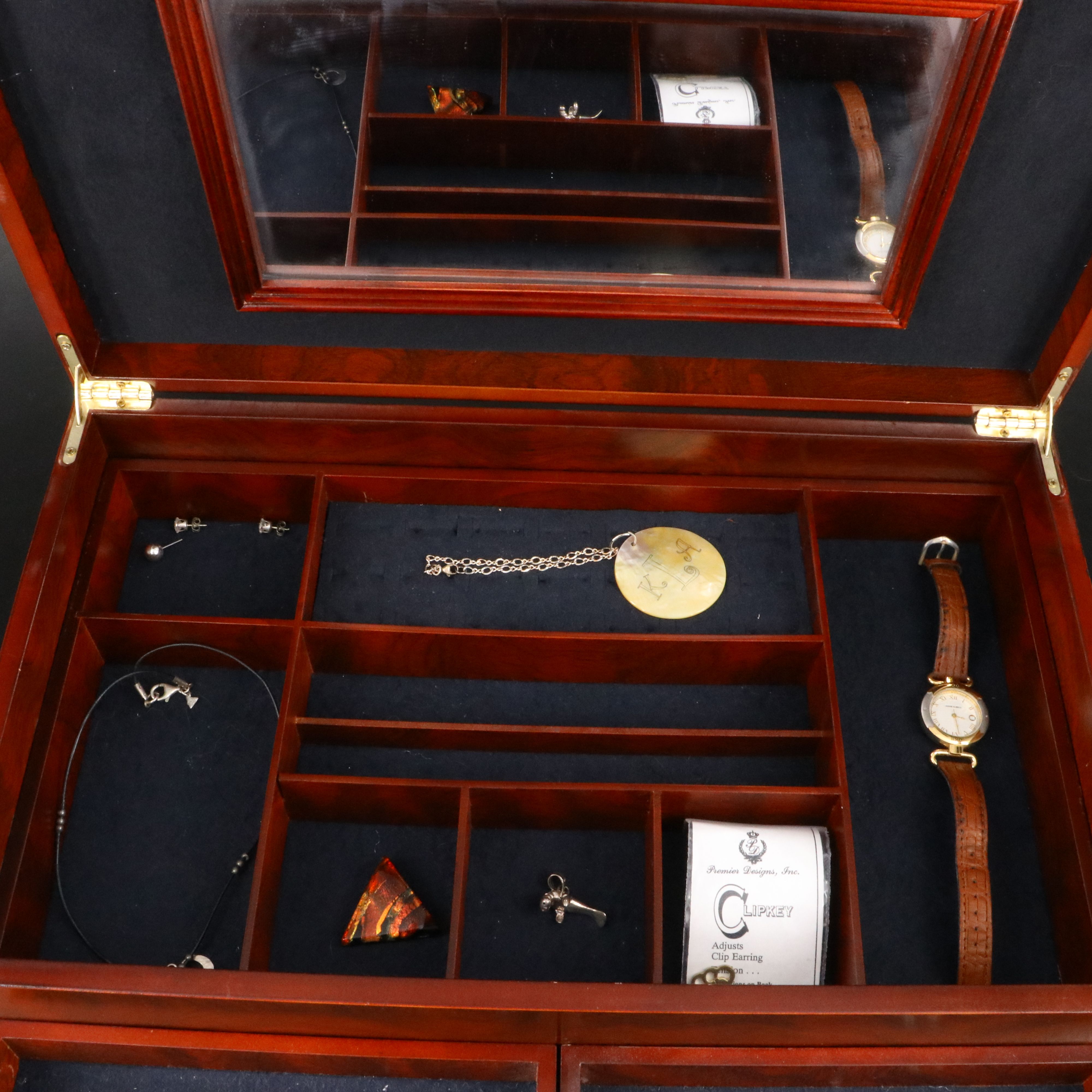 Uncommon Discoveries: Jewelry Collection