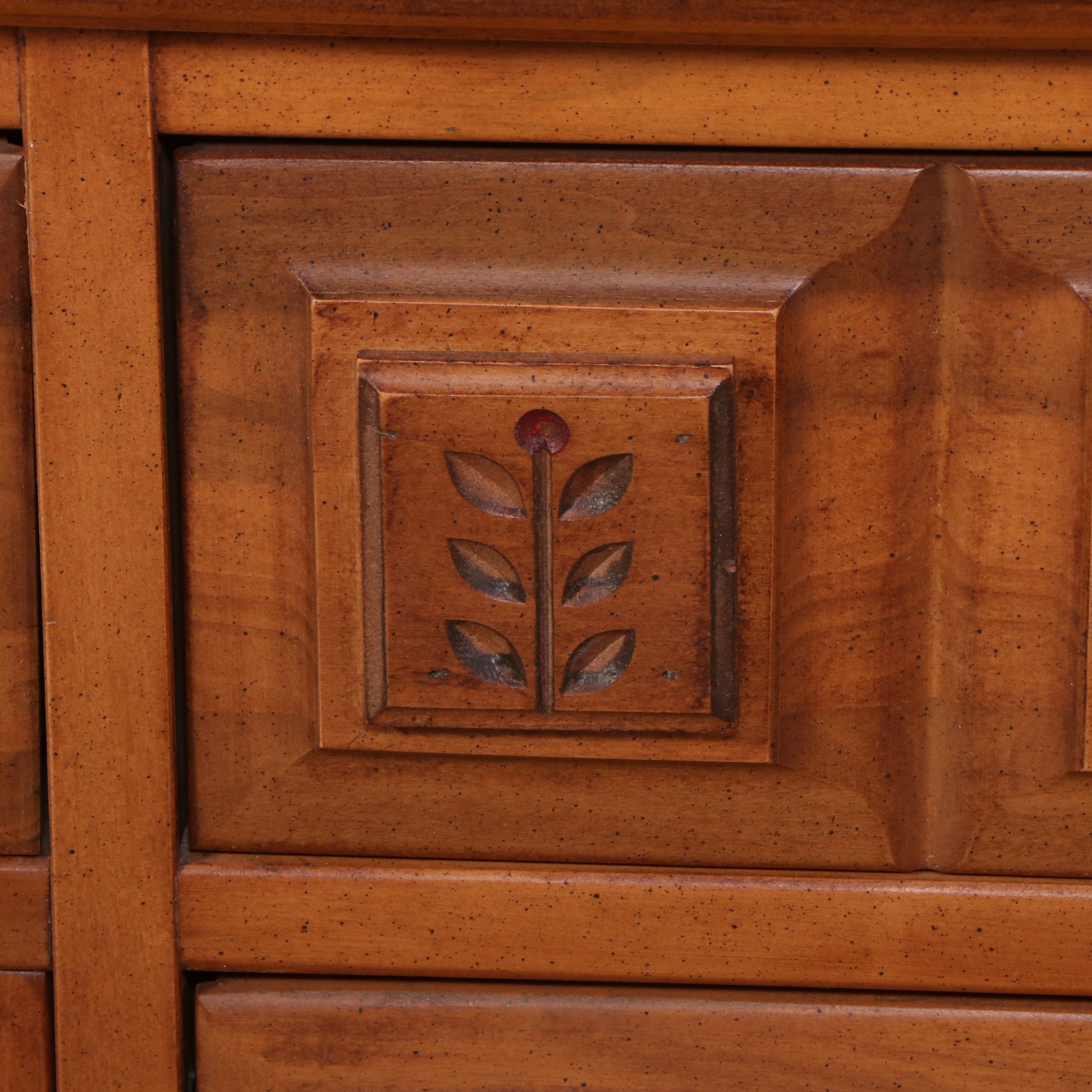 Stanley Colonial Style Maple Hutch