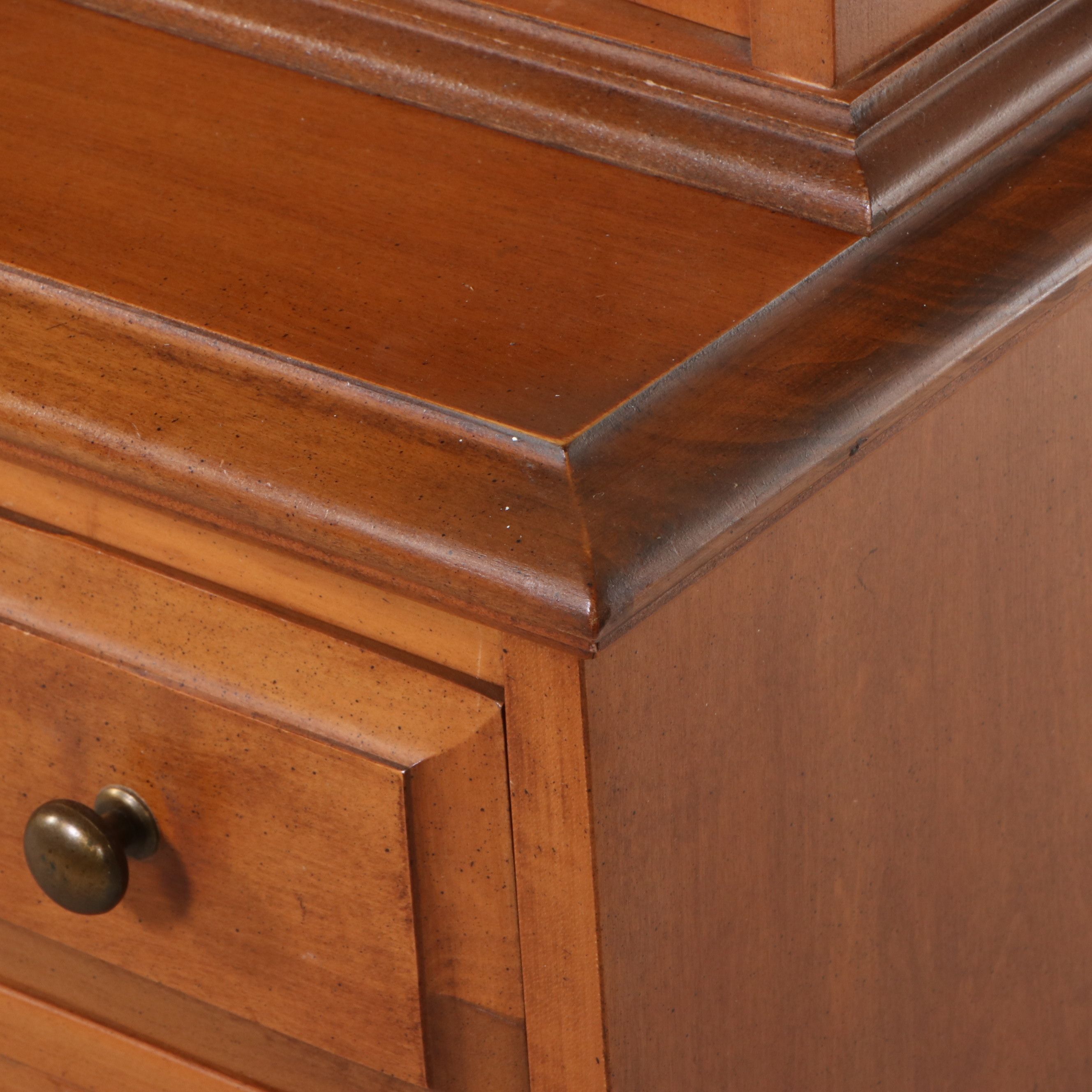 Stanley Colonial Style Maple Hutch