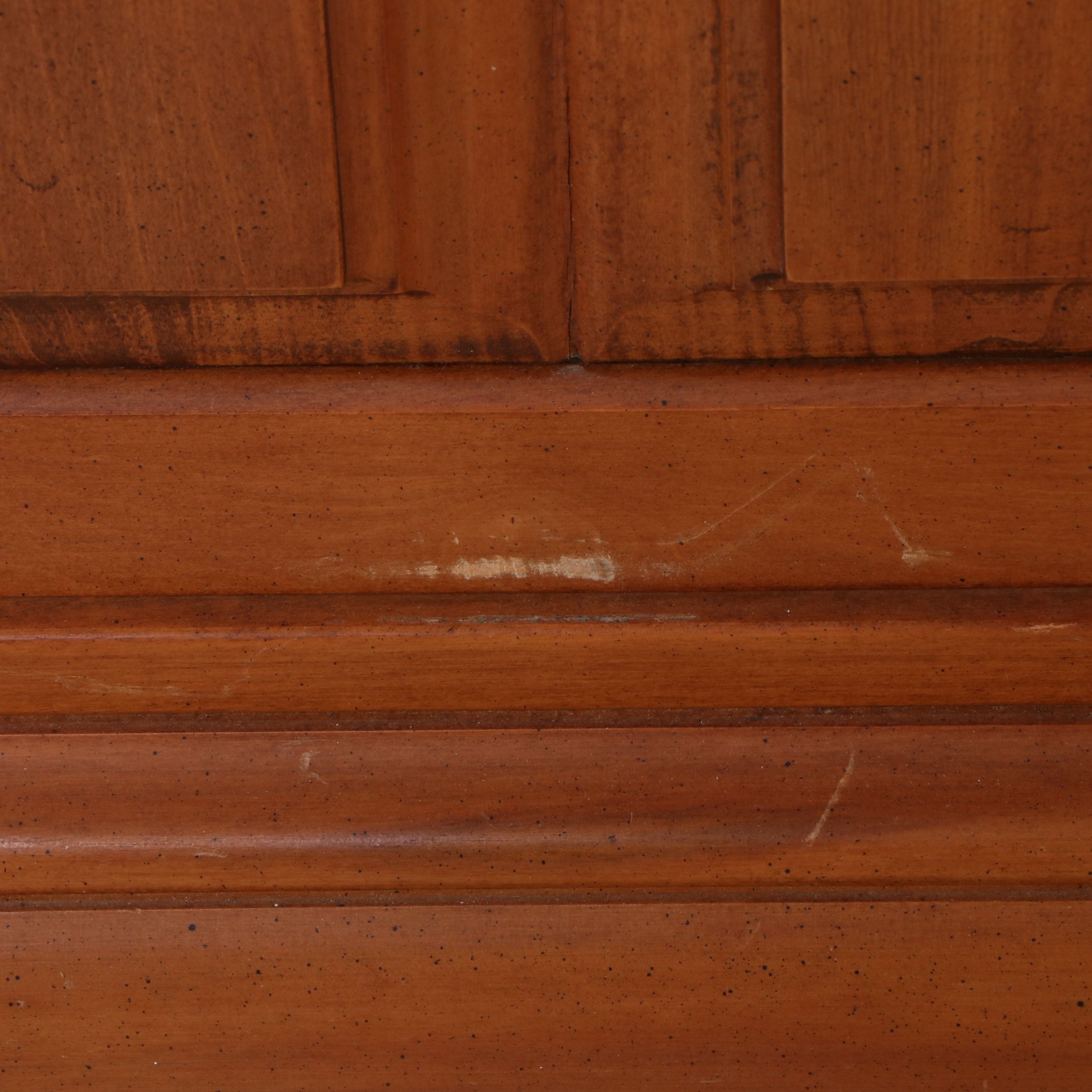 Stanley Colonial Style Maple Hutch