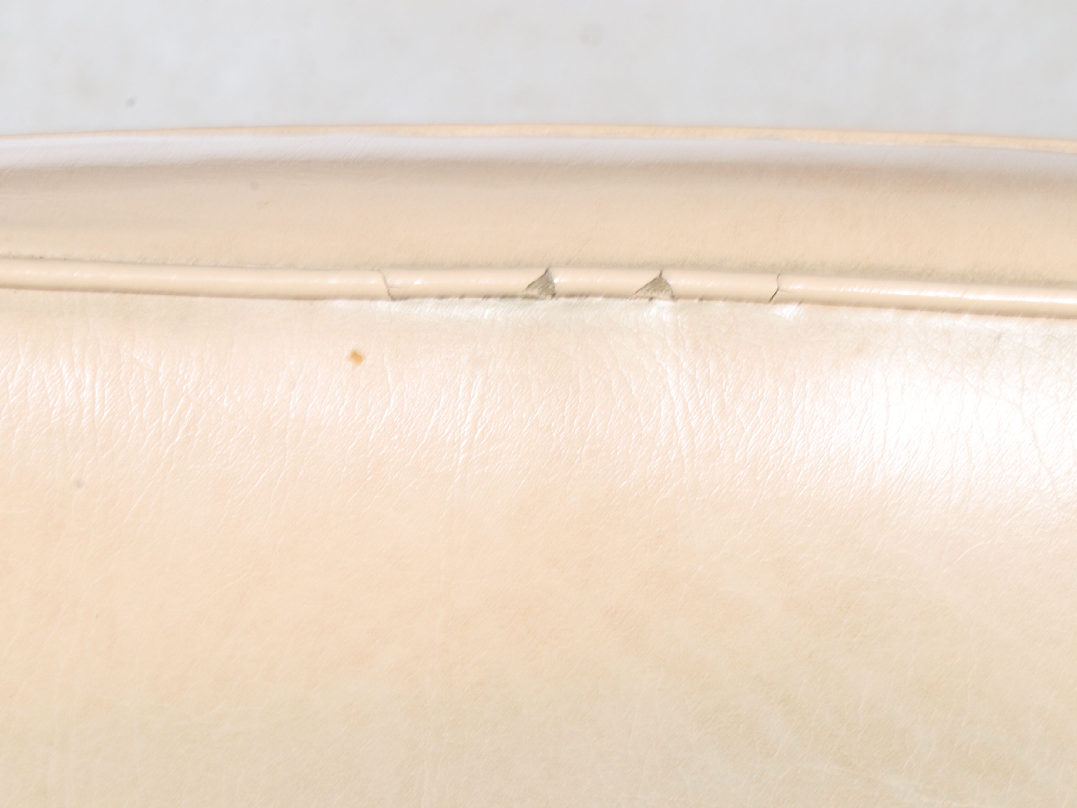 Dormalux Co. Early American Style Dining Set