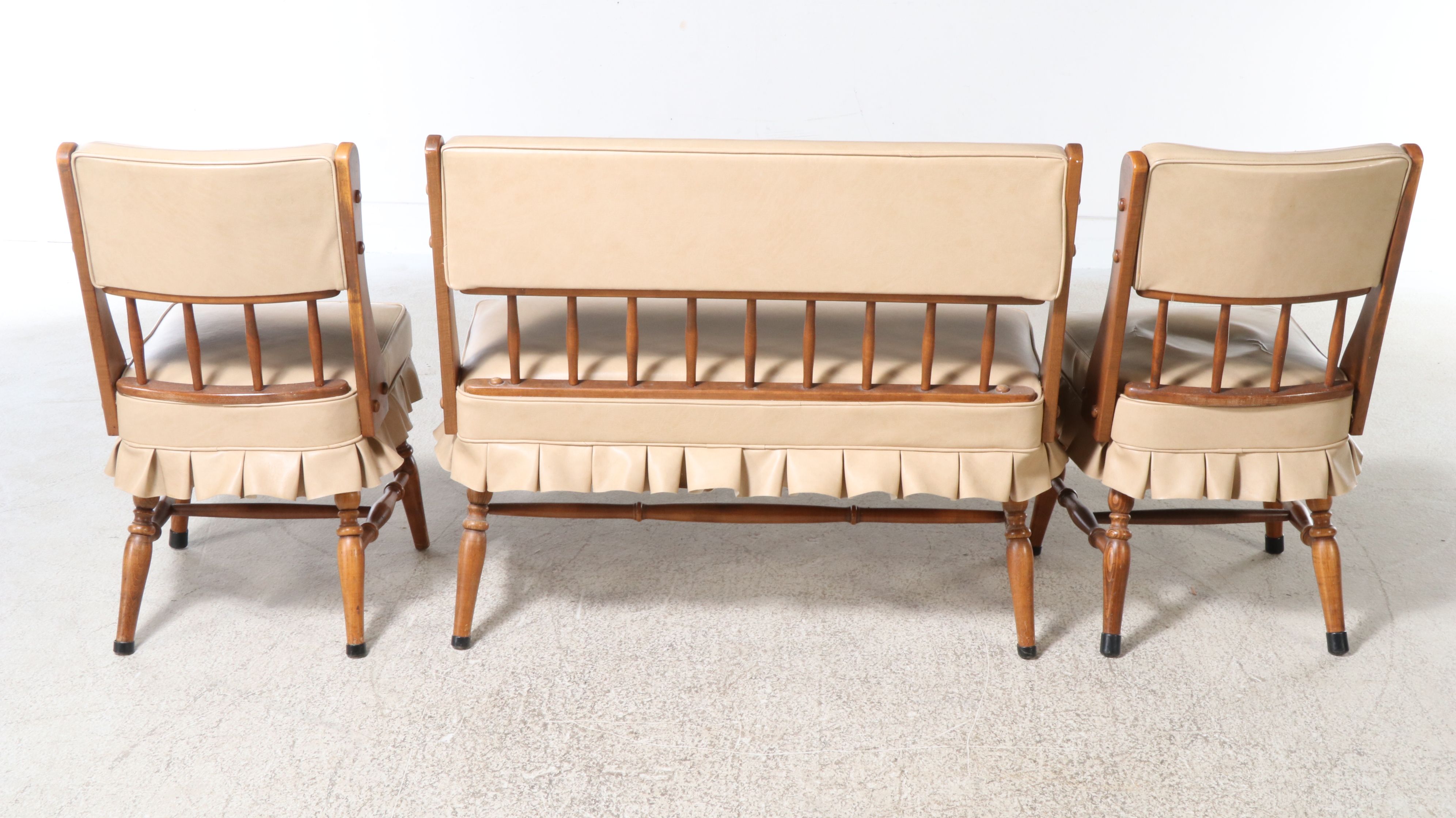 Dormalux Co. Early American Style Dining Set